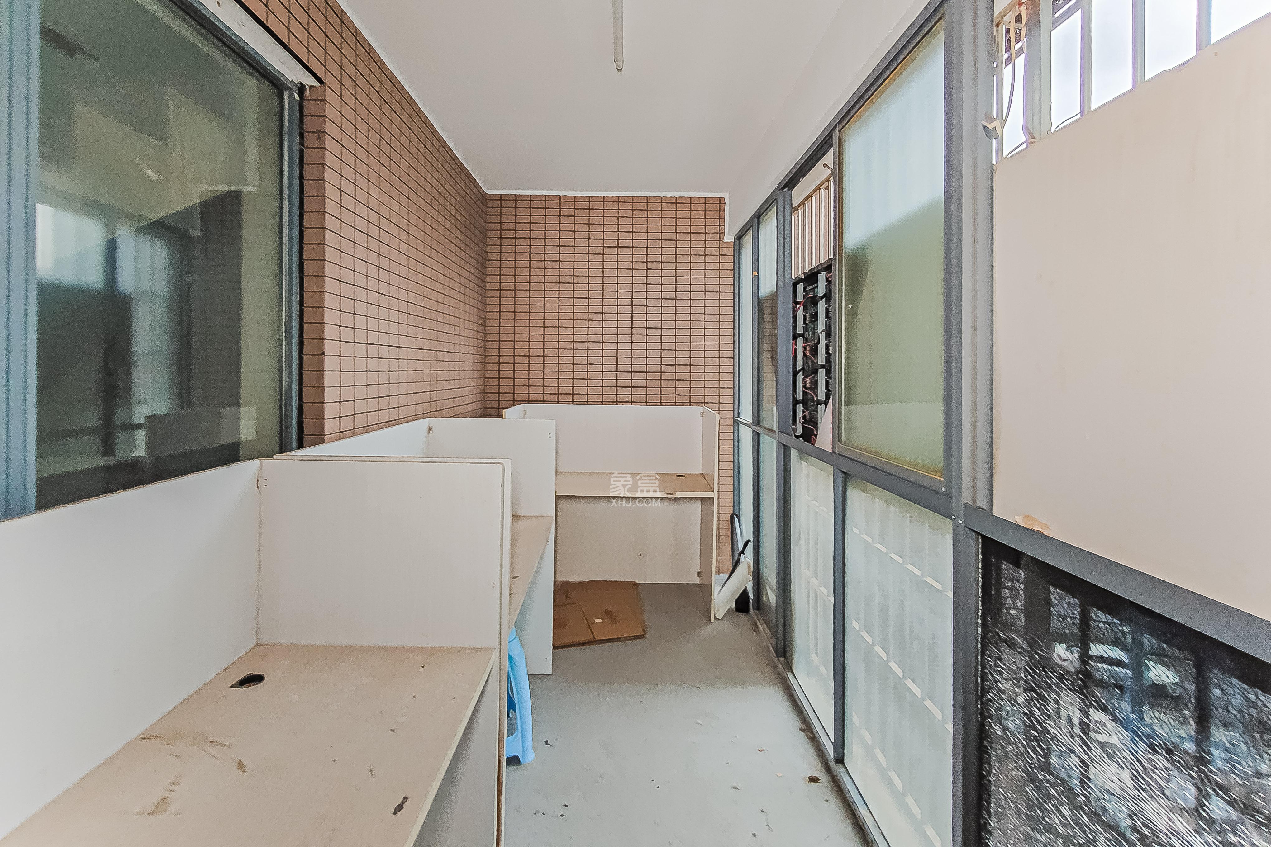 君庭金福苑  3室2厅1卫    65.0万阳台