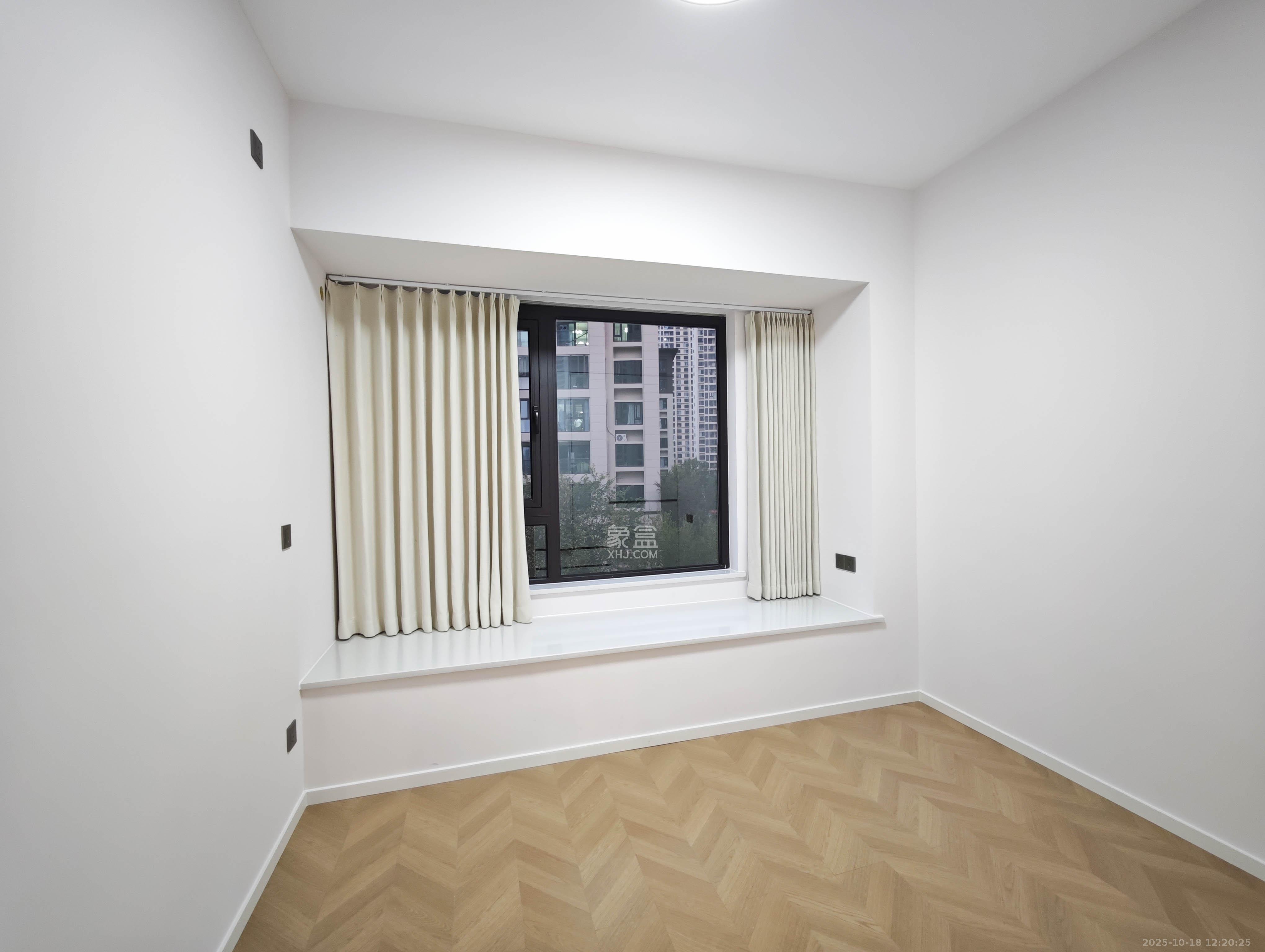 远洋红星天铂一期 4室2厅2卫 159.8万 远洋红星天铂一期 4室2厅2卫 159.8万卧室