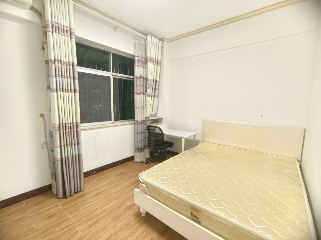 阳光巴洛克广场  3室2厅2卫    2500.0元/月室内图