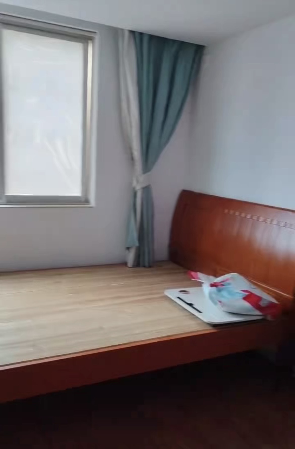 颐海园  3室2厅2卫    2300.0元/月室内图