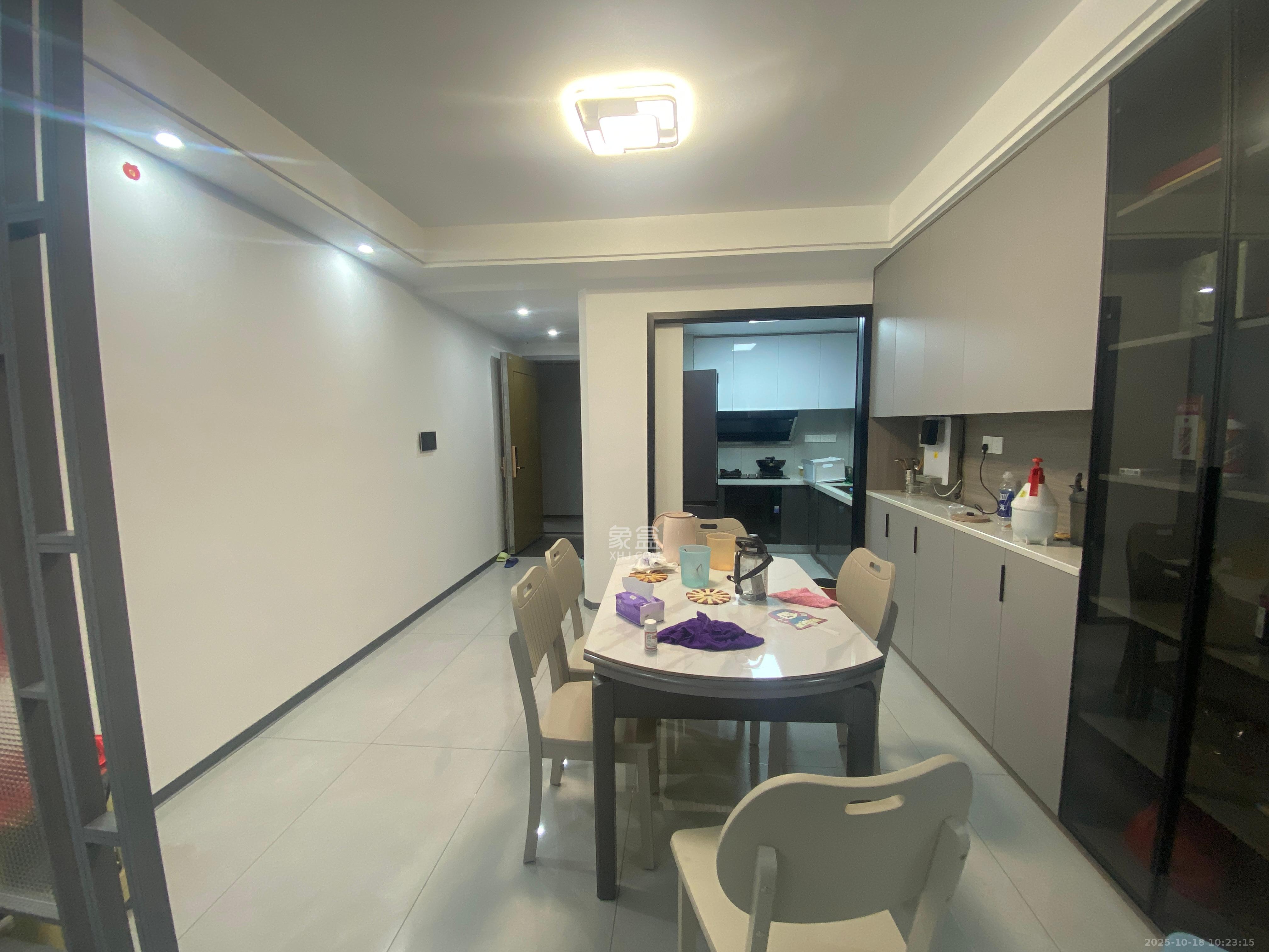 旭辉国悦府  3室2厅2卫    3600.0元/月室内图