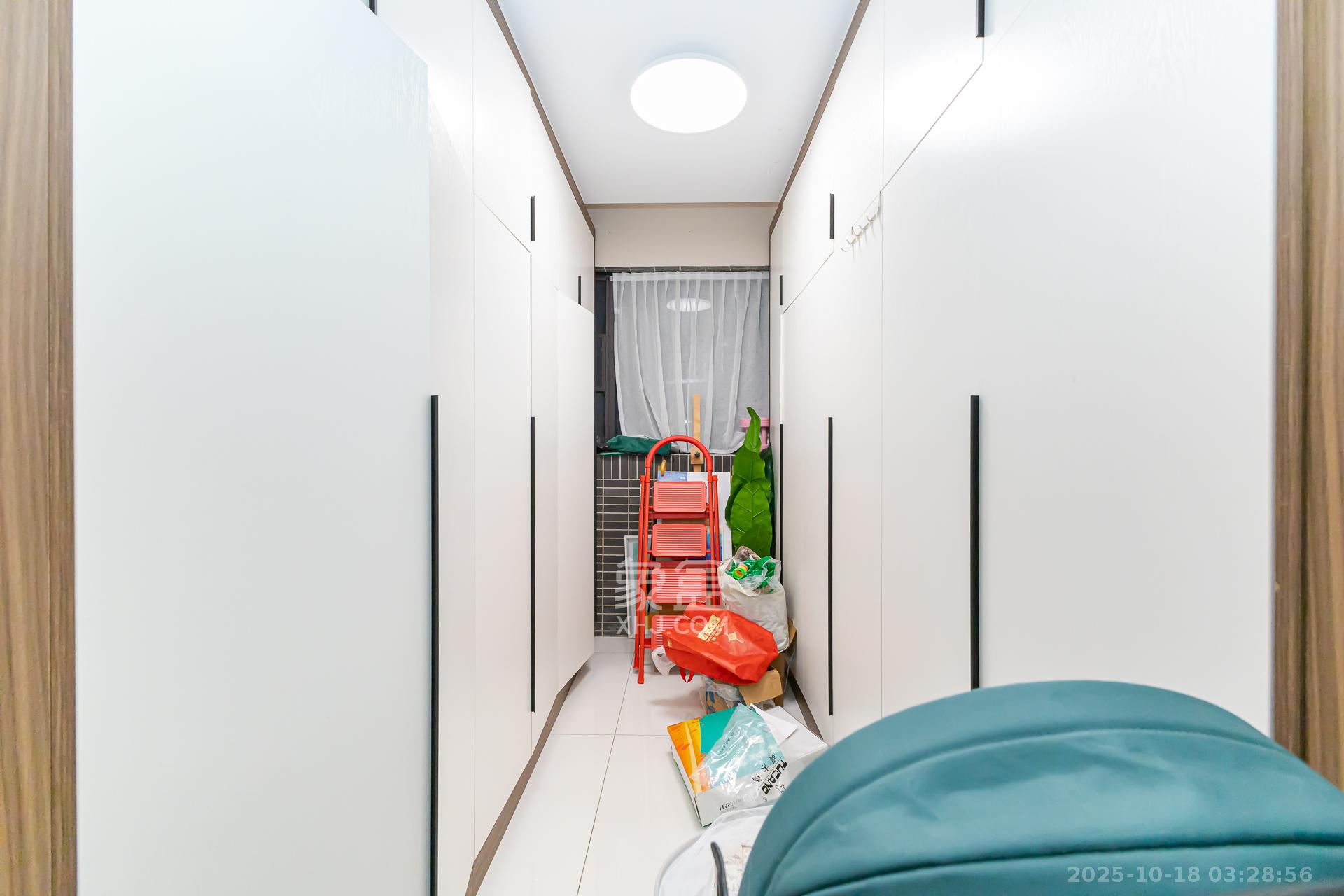 时代倾城三期  3室2厅2卫    95.0万卧室