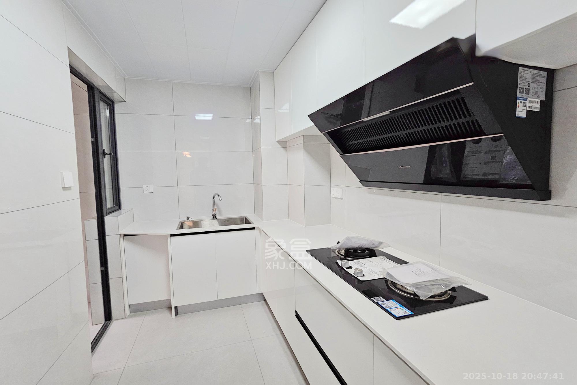 长房东旭国际  3室2厅2卫    140.0万 长房东旭国际  3室2厅2卫    140.0万其他