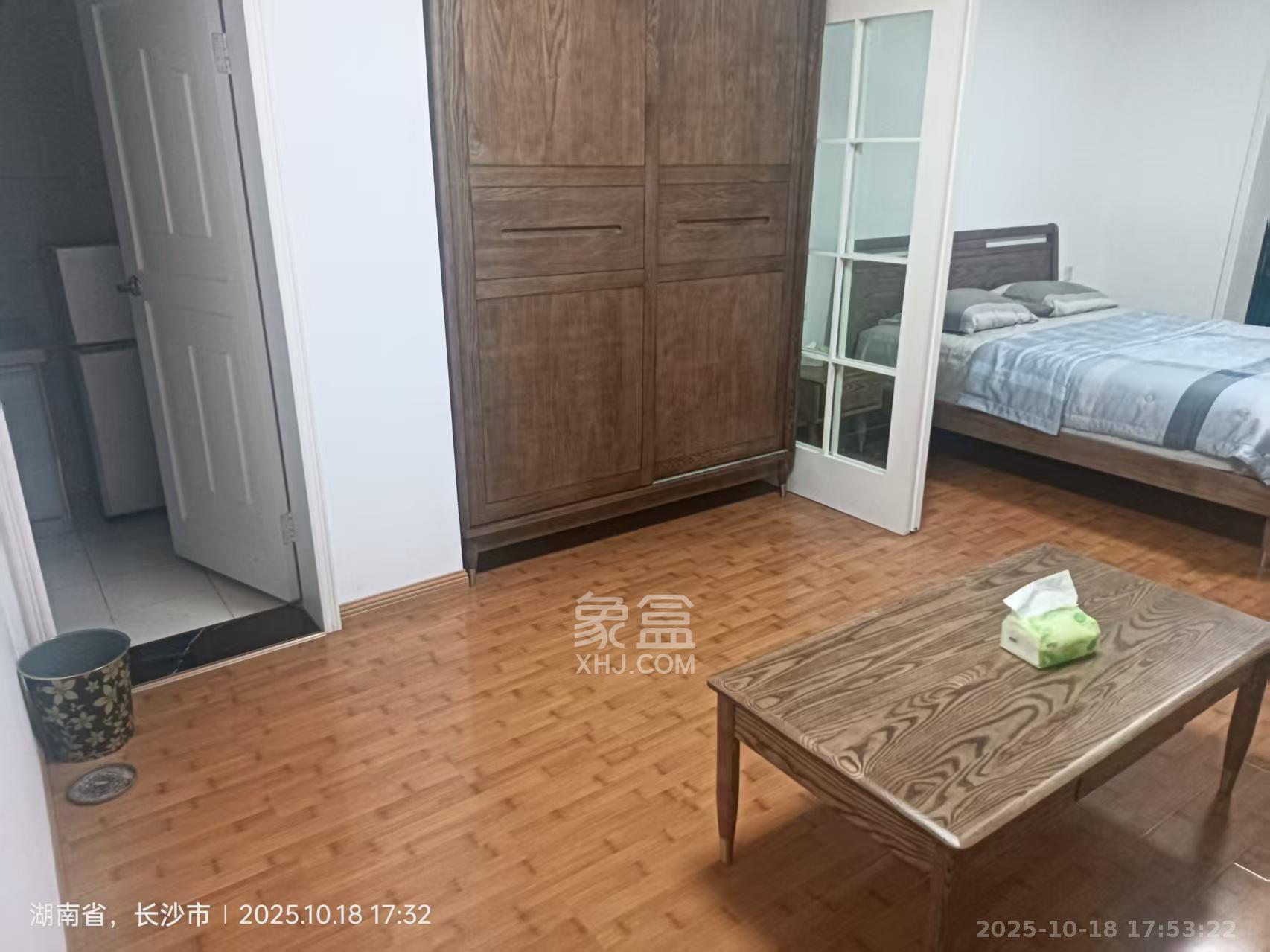 玛依拉山庄  1室1厅1卫    2000.0元/月室内图