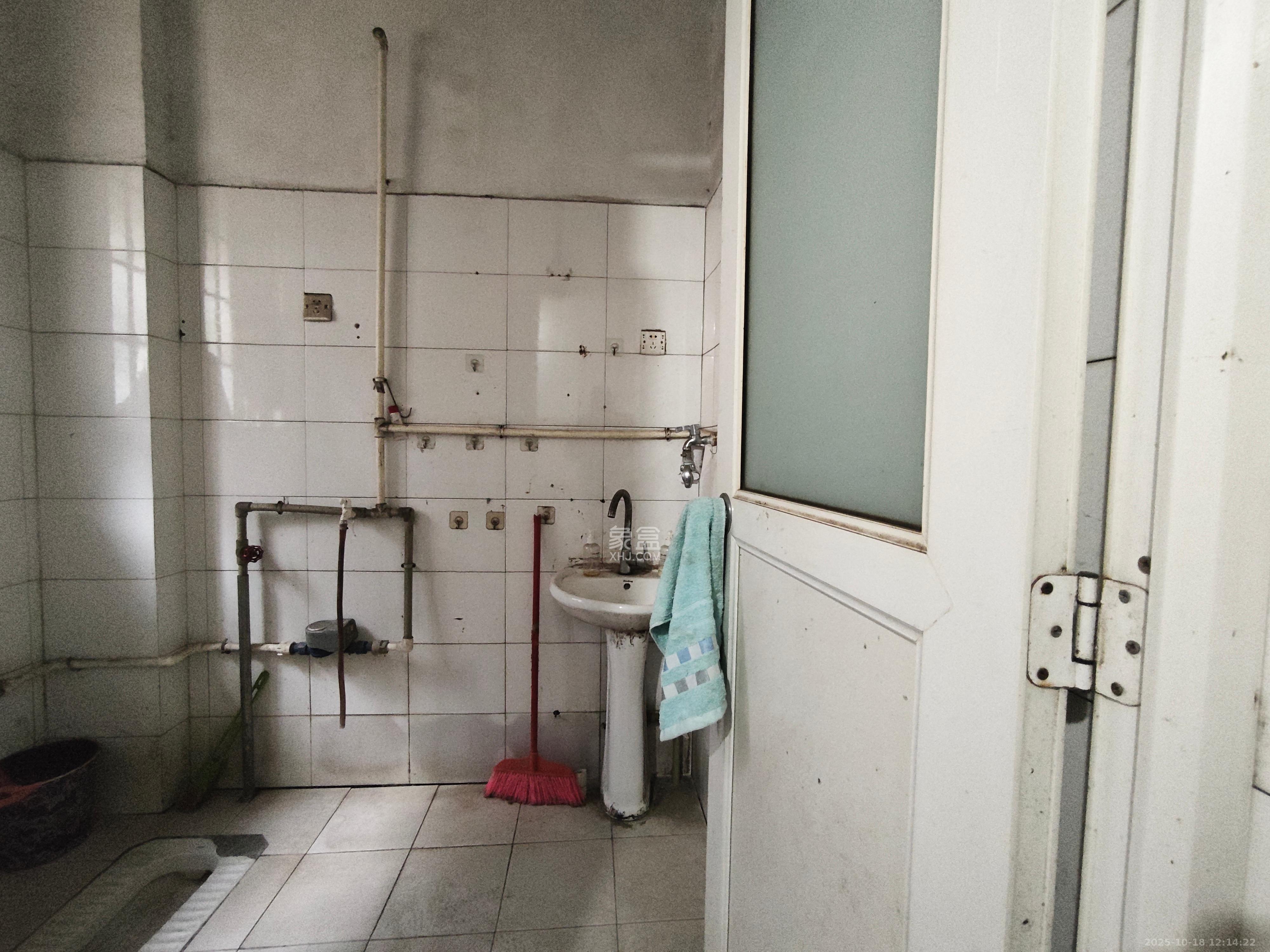 麓山慧苑   46.89㎡      2500.0元/月室内图