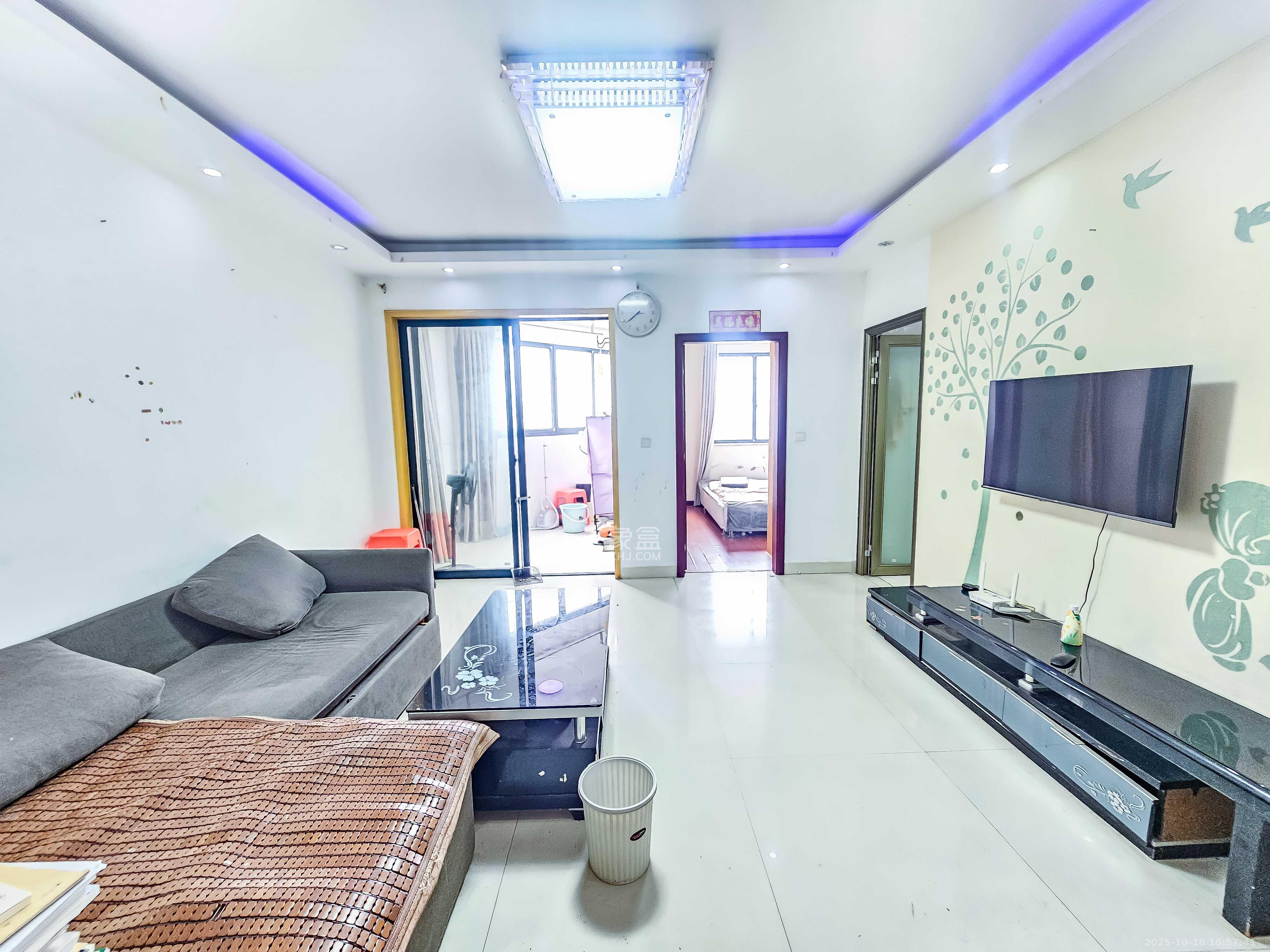 诚兴园  2室2厅1卫    52.8万客厅