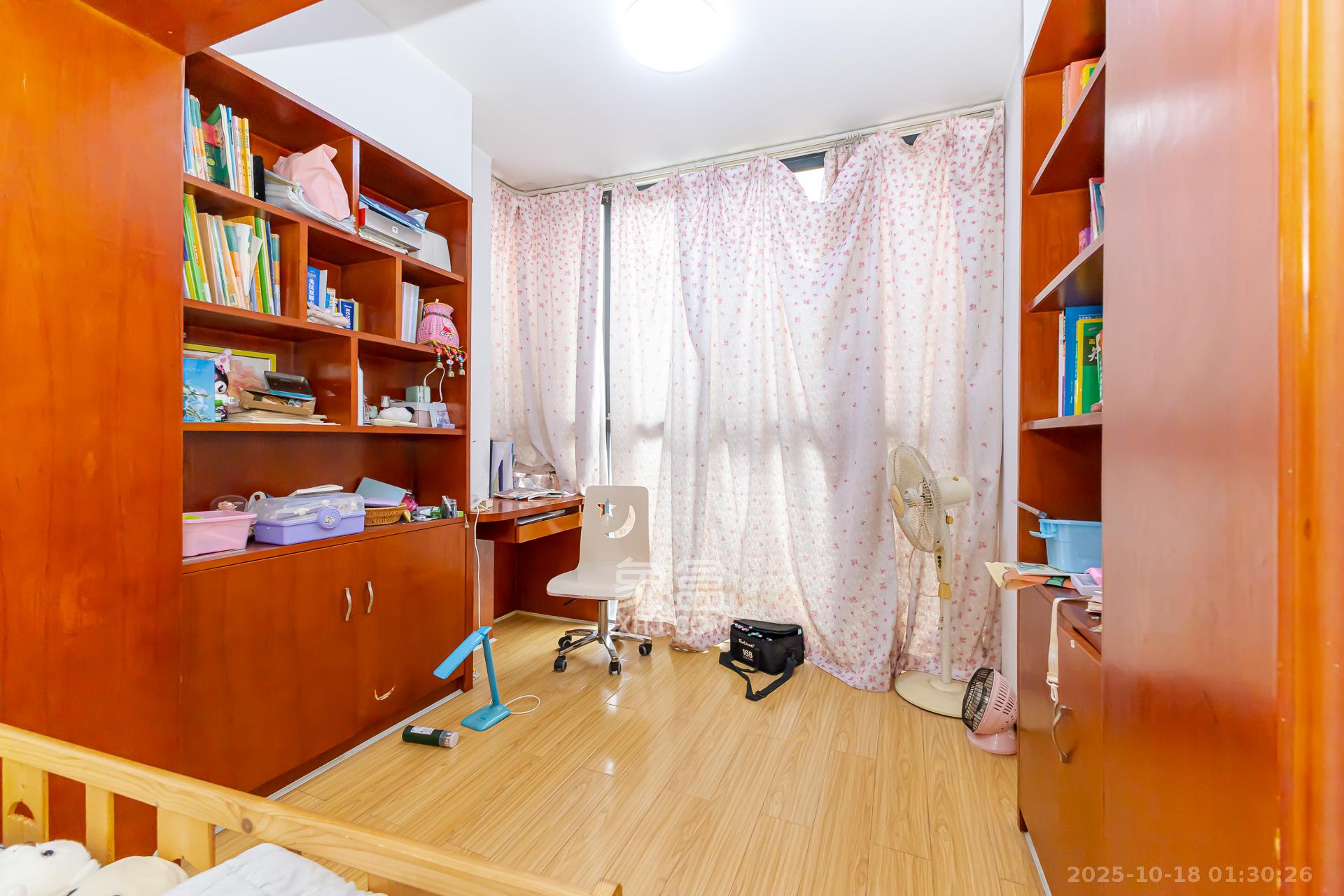 南山苏迪亚诺  3室2厅2卫    79.8万阳台