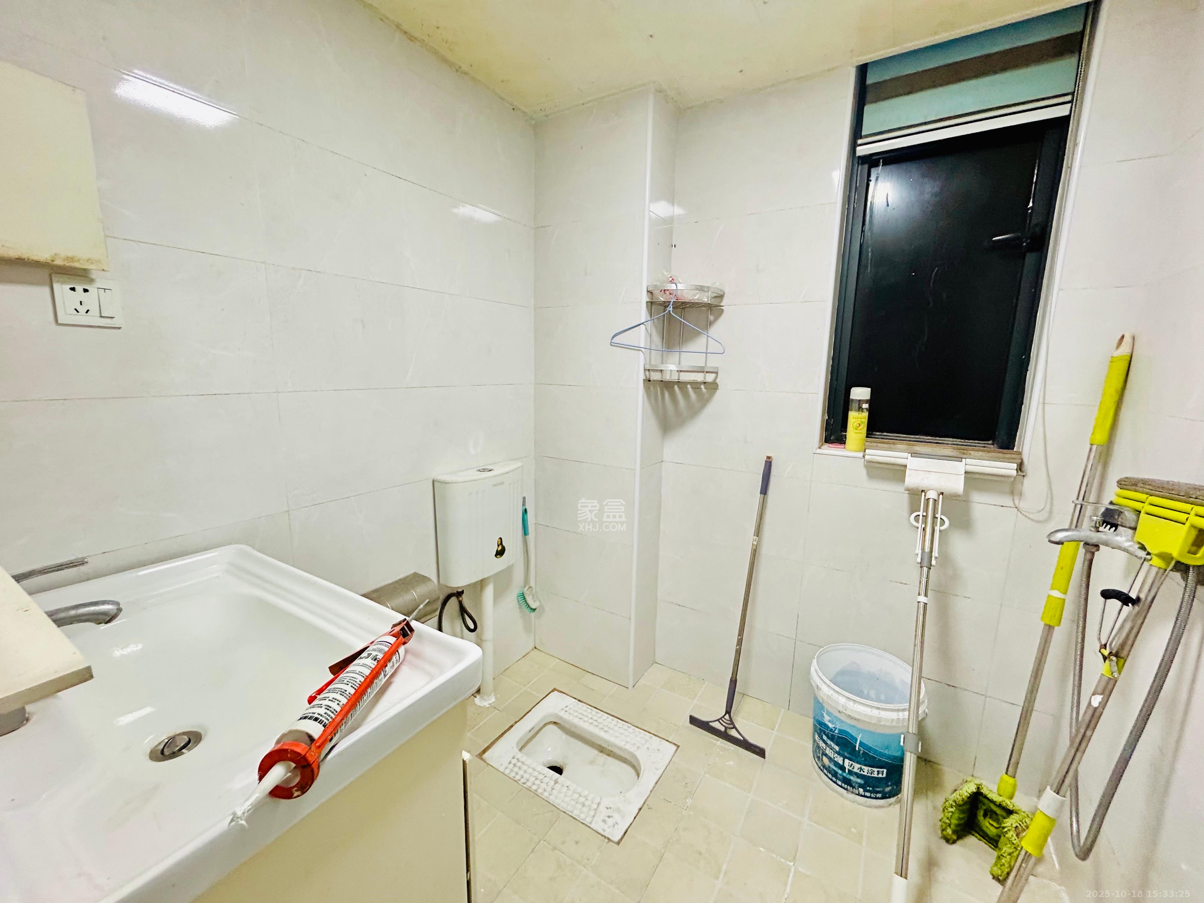 振业城二期  3室2厅2卫    3000.0元/月室内图