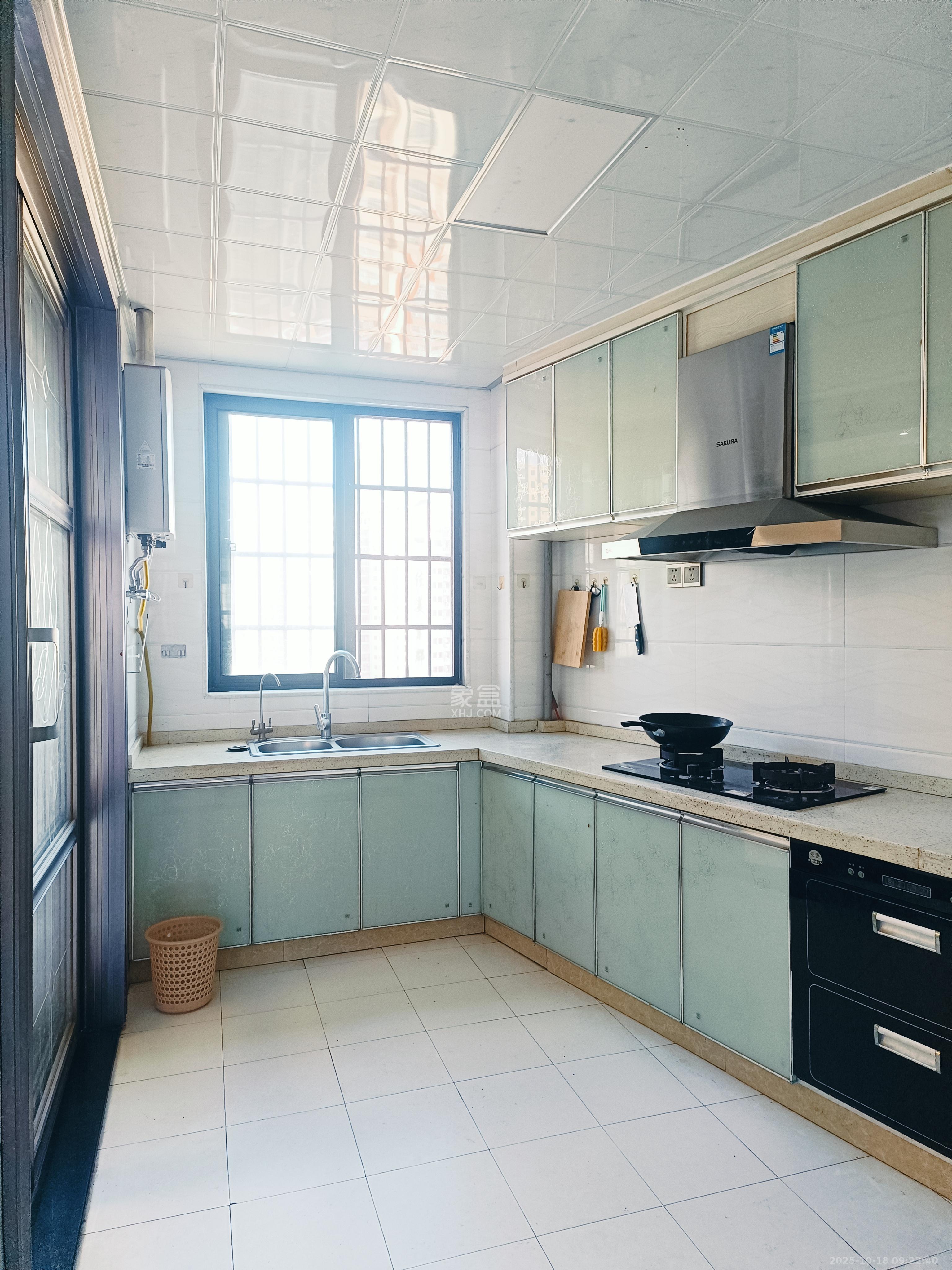 海德公园  4室2厅2卫    2500.0元/月 海德公园  4室2厅2卫    2500.0元/月室内图