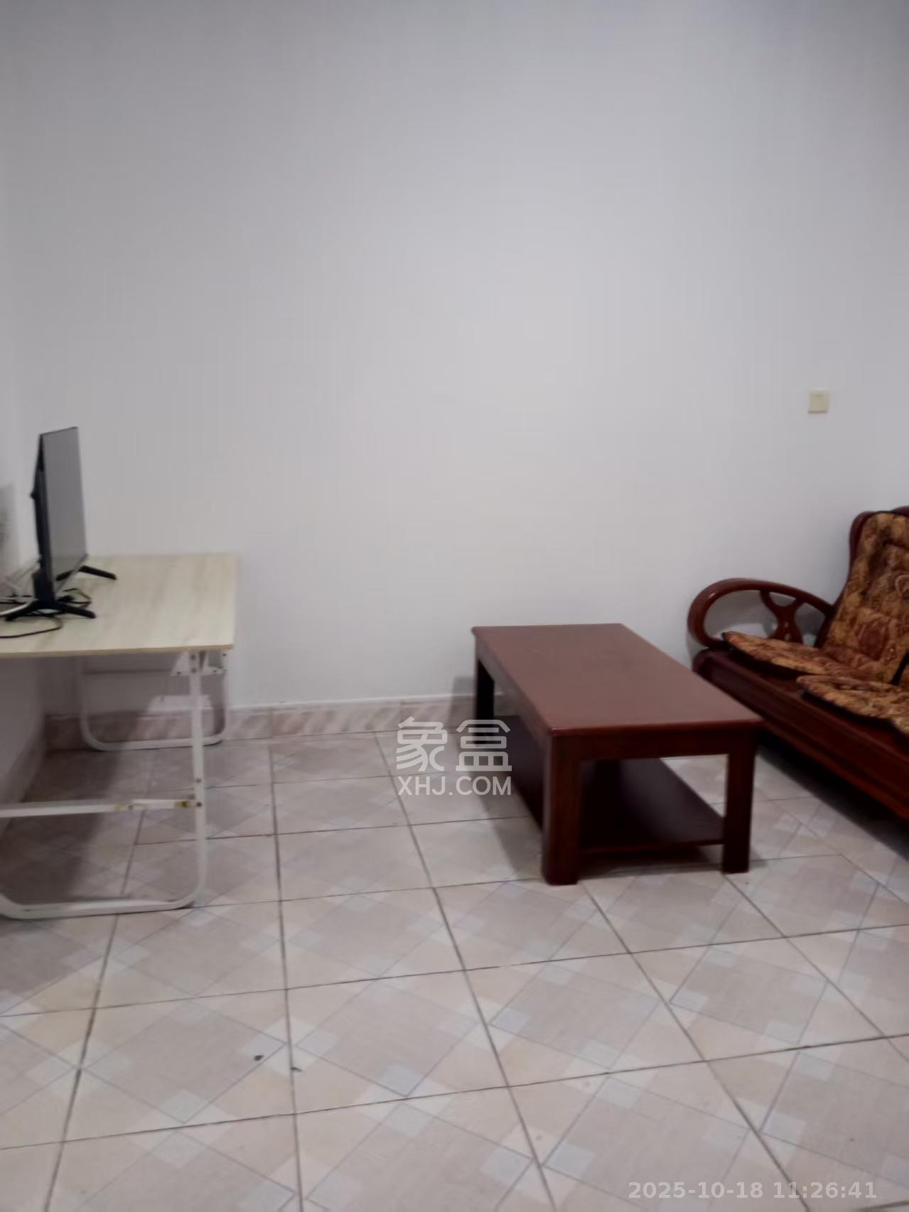 洞井商贸城  2室2厅1卫    1200.0元/月室内图