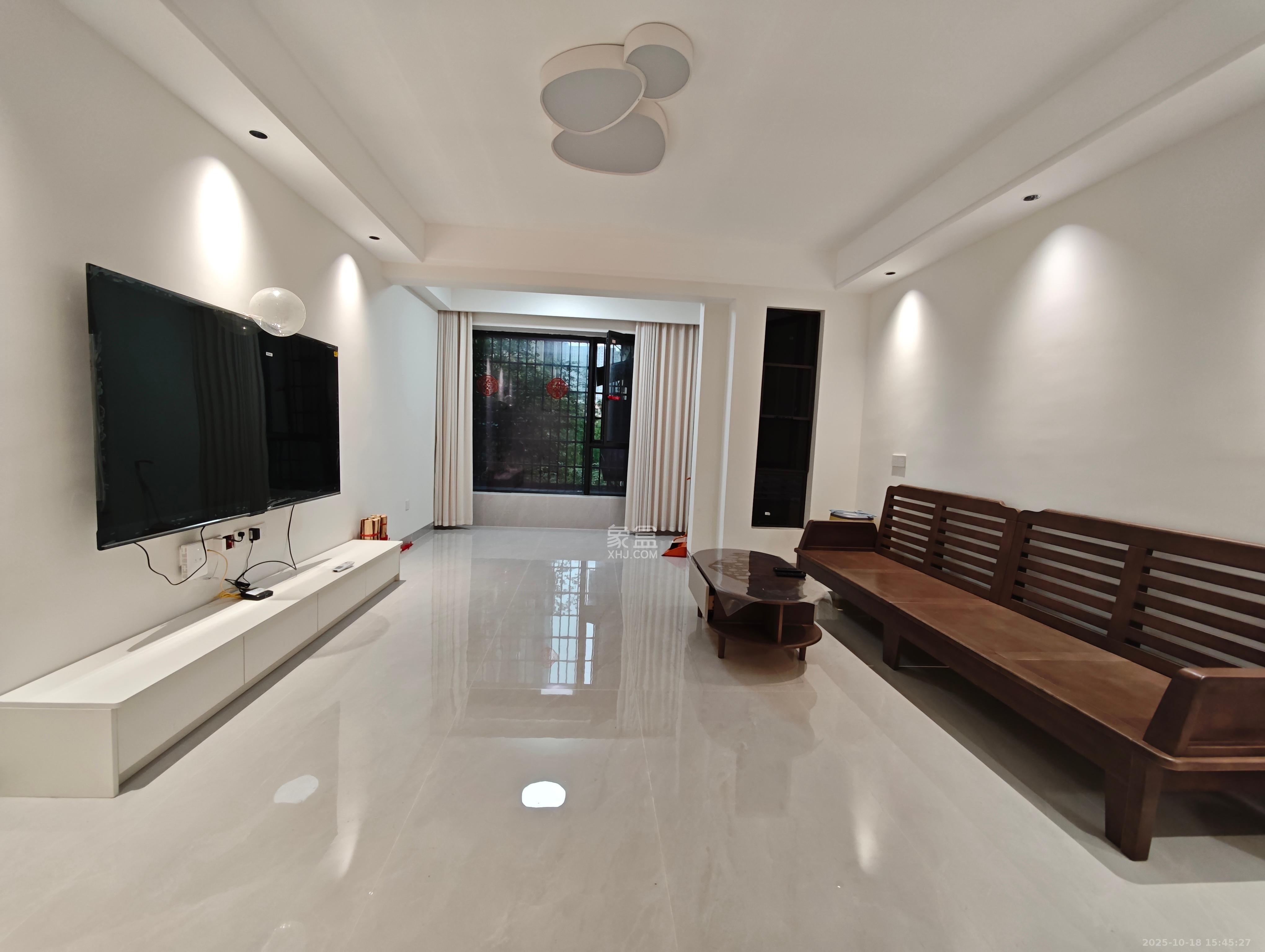 国泰九龙湾 4室2厅2卫 3500.0元/月 国泰九龙湾 4室2厅2卫 3500.0元/月室内图