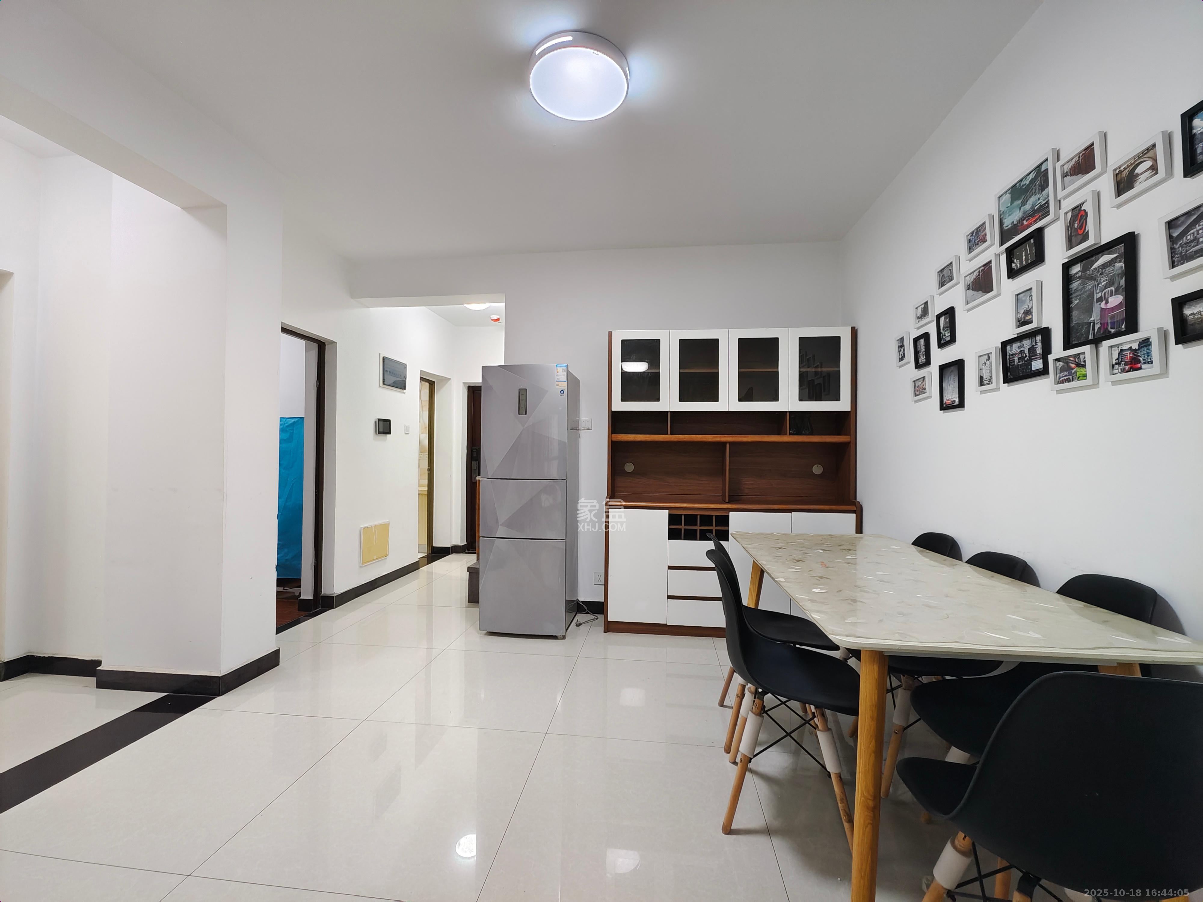 保利西海岸B区  3室2厅1卫    3000.0元/月室内图