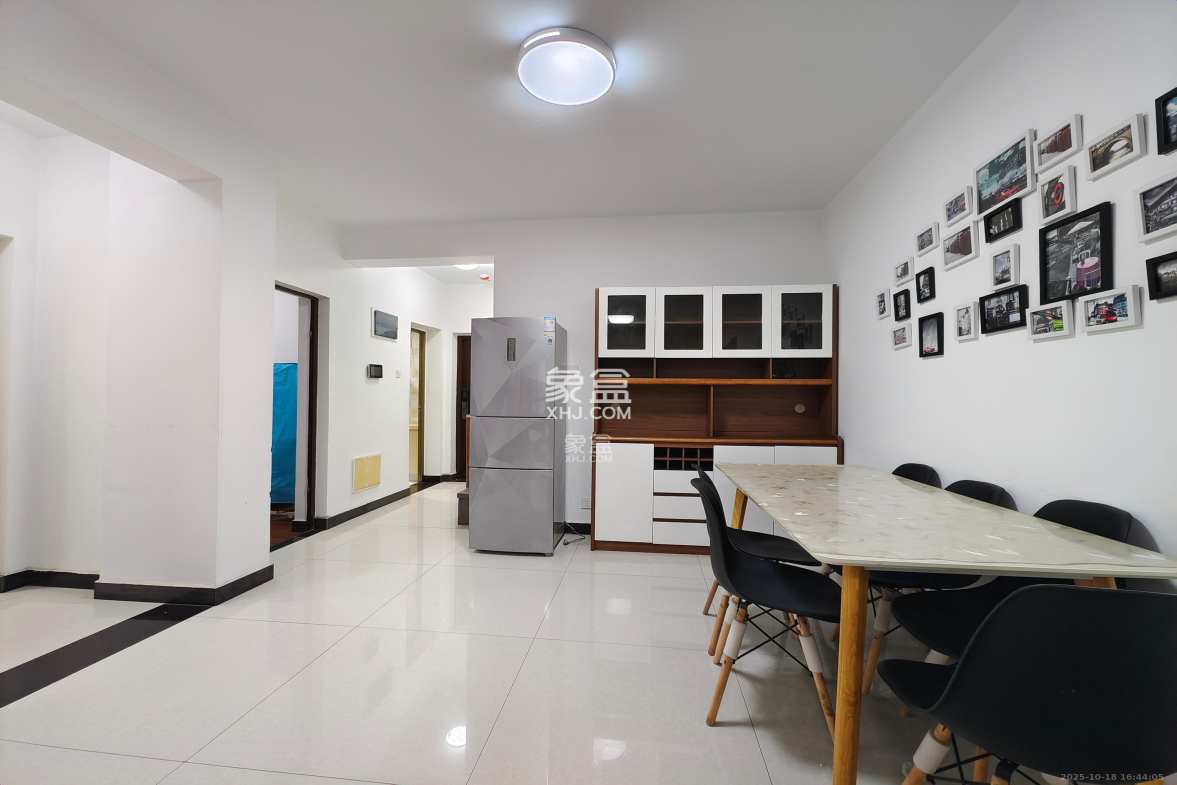 保利西海岸B区  3室2厅1卫    3000.0元/月 保利西海岸B区  3室2厅1卫    3000.0元/月室内图