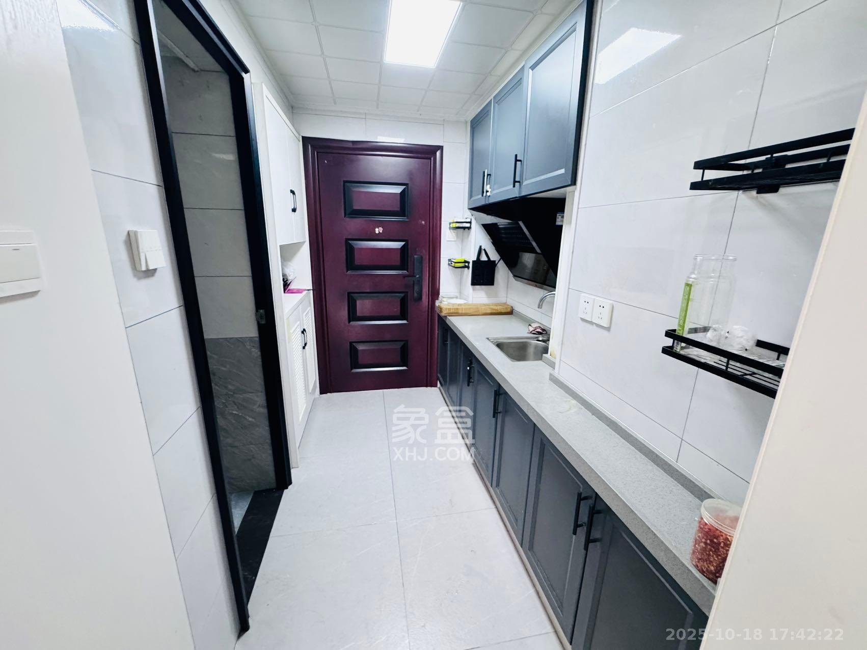 创世纪广场  1室1厅1卫    1500.0元/月 创世纪广场  1室1厅1卫    1500.0元/月室内图