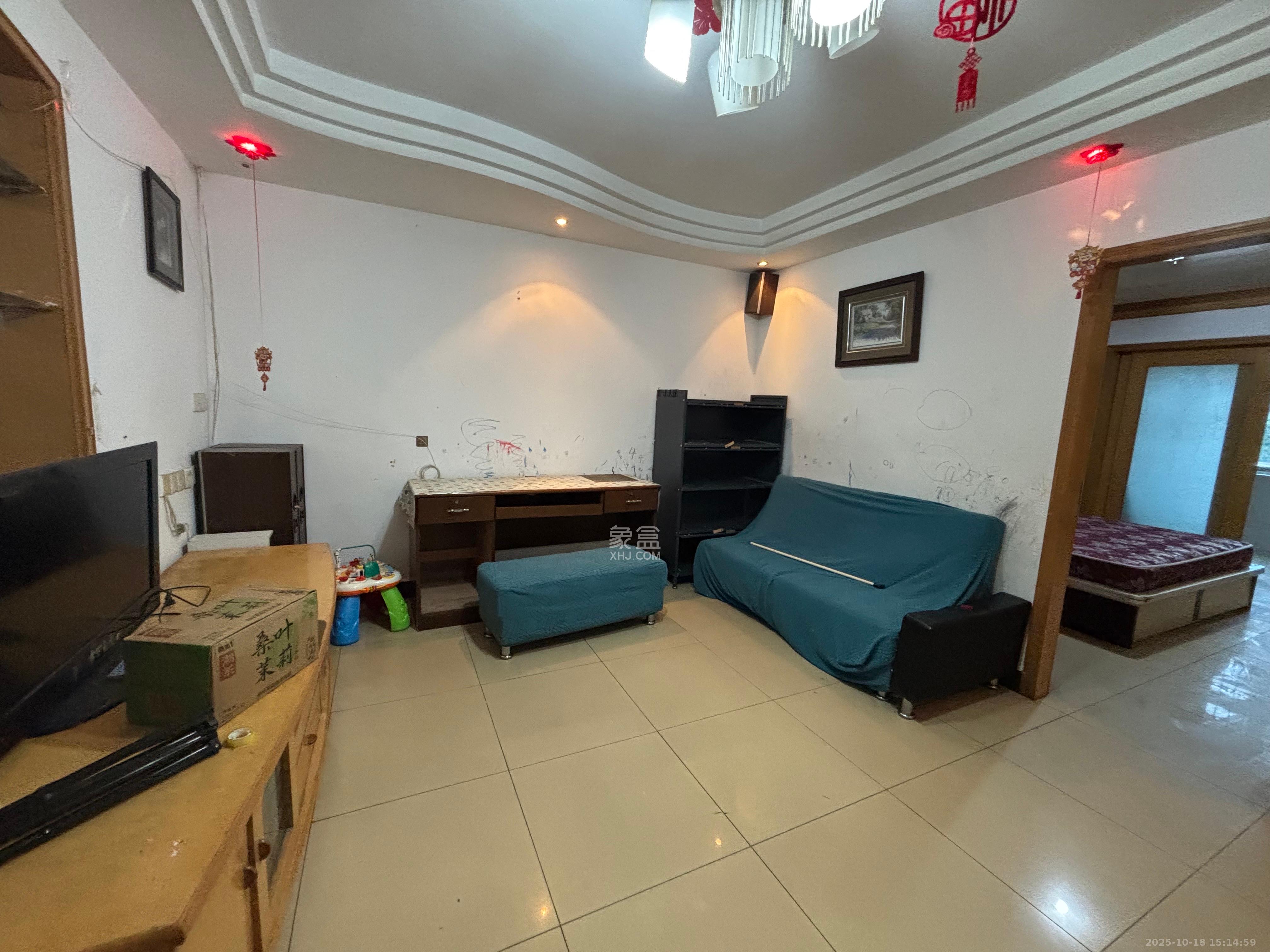 涂家冲社区(涂新小区、农商银行宿舍) 2室1厅1卫 1700.0元/月 涂家冲社区(涂新小区、农商银行宿舍) 2室1厅1卫 1700.0元/月室内图