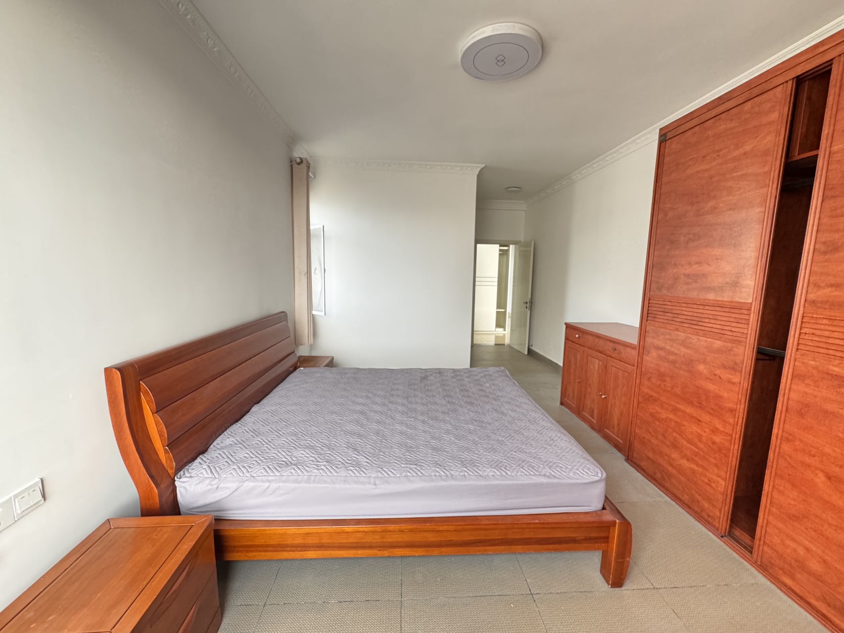 紫荆花园一期  3室2厅2卫    3500.0元/月室内图