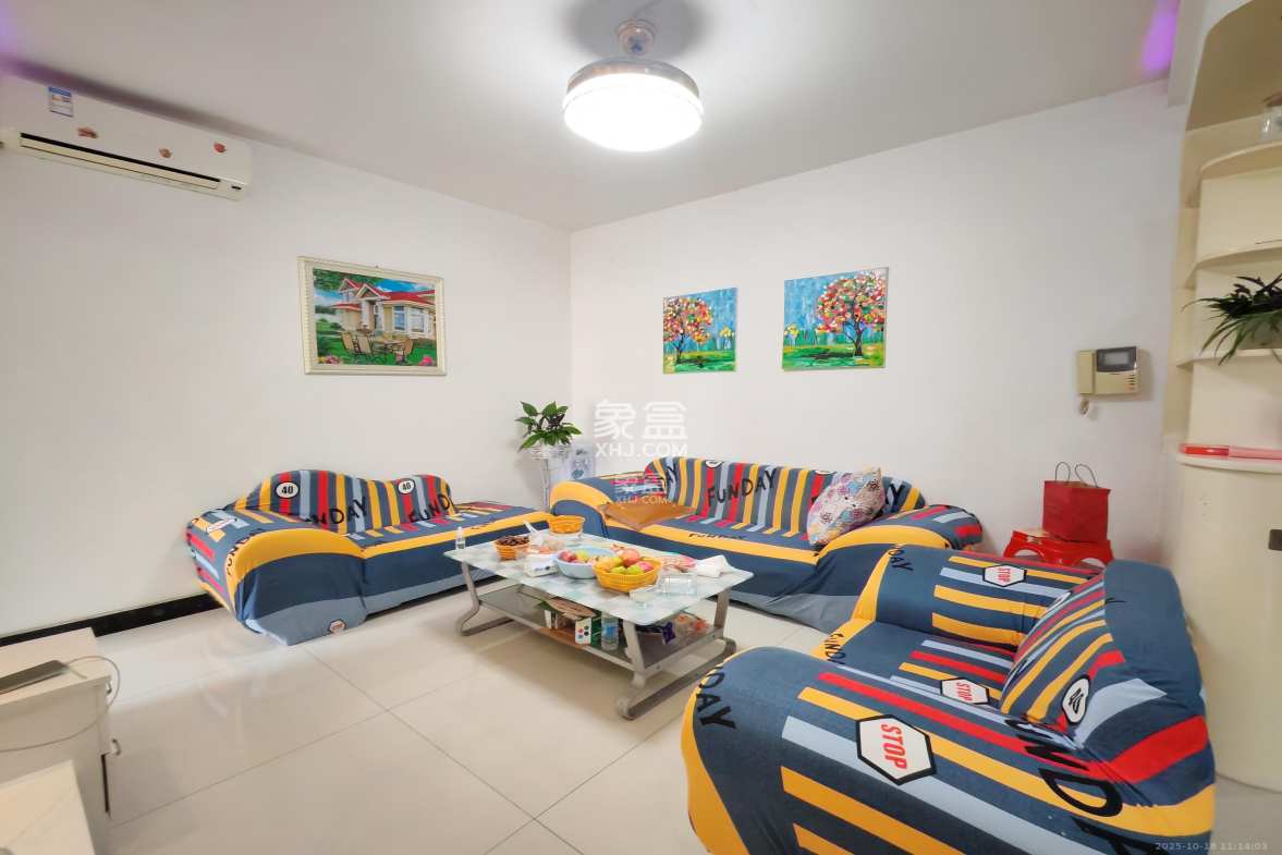 鼎丰前城  2室2厅1卫    1900.0元/月 鼎丰前城  2室2厅1卫    1900.0元/月室内图