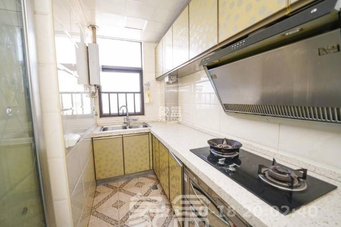 欧莱雅郡 3室2厅1卫 2100.0元/月 欧莱雅郡 3室2厅1卫 2100.0元/月室内图