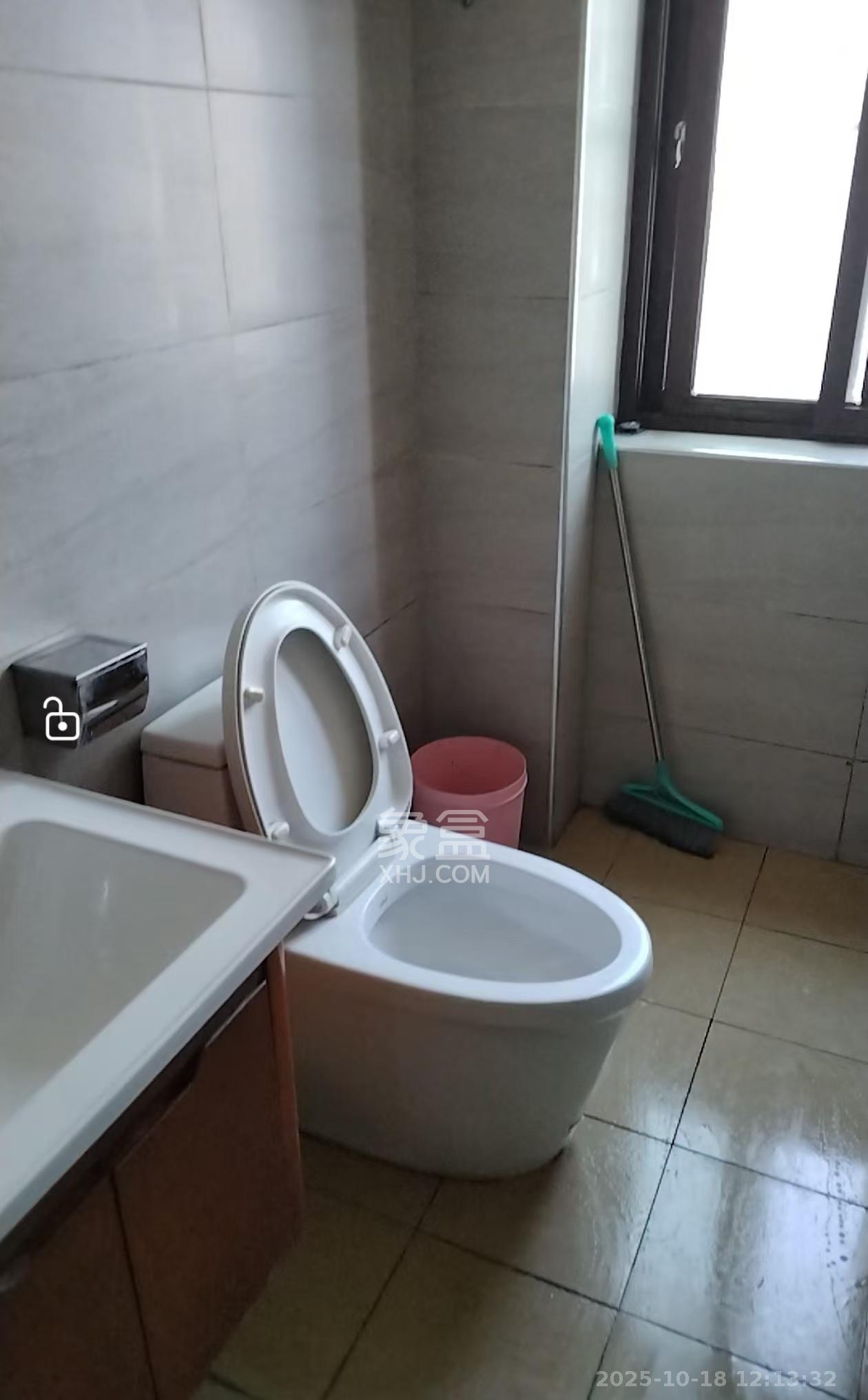 鑫天山水洲城  2室2厅1卫    1900.0元/月室内图