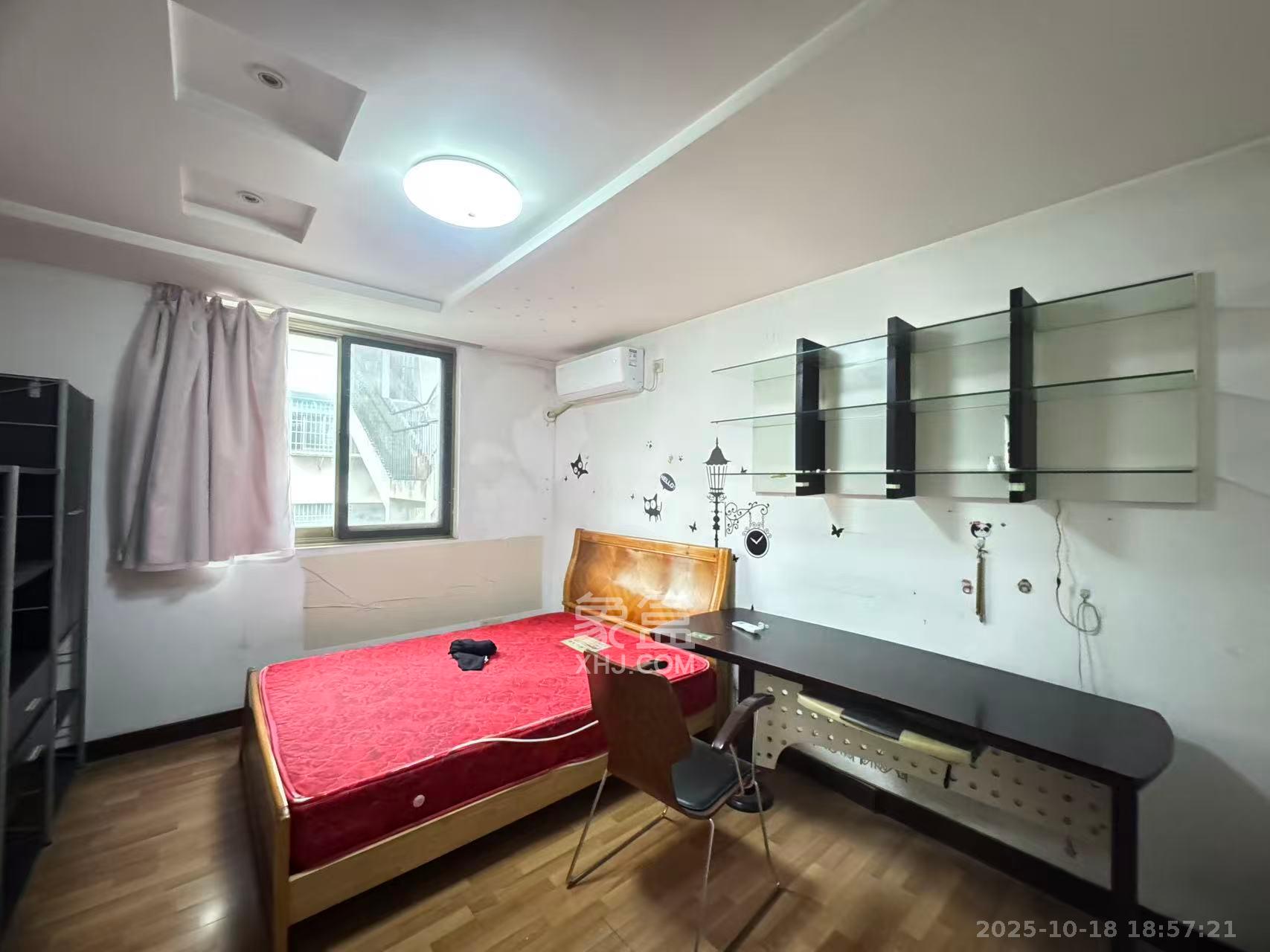 省工商局宿舍  3室2厅2卫    2000.0元/月室内图