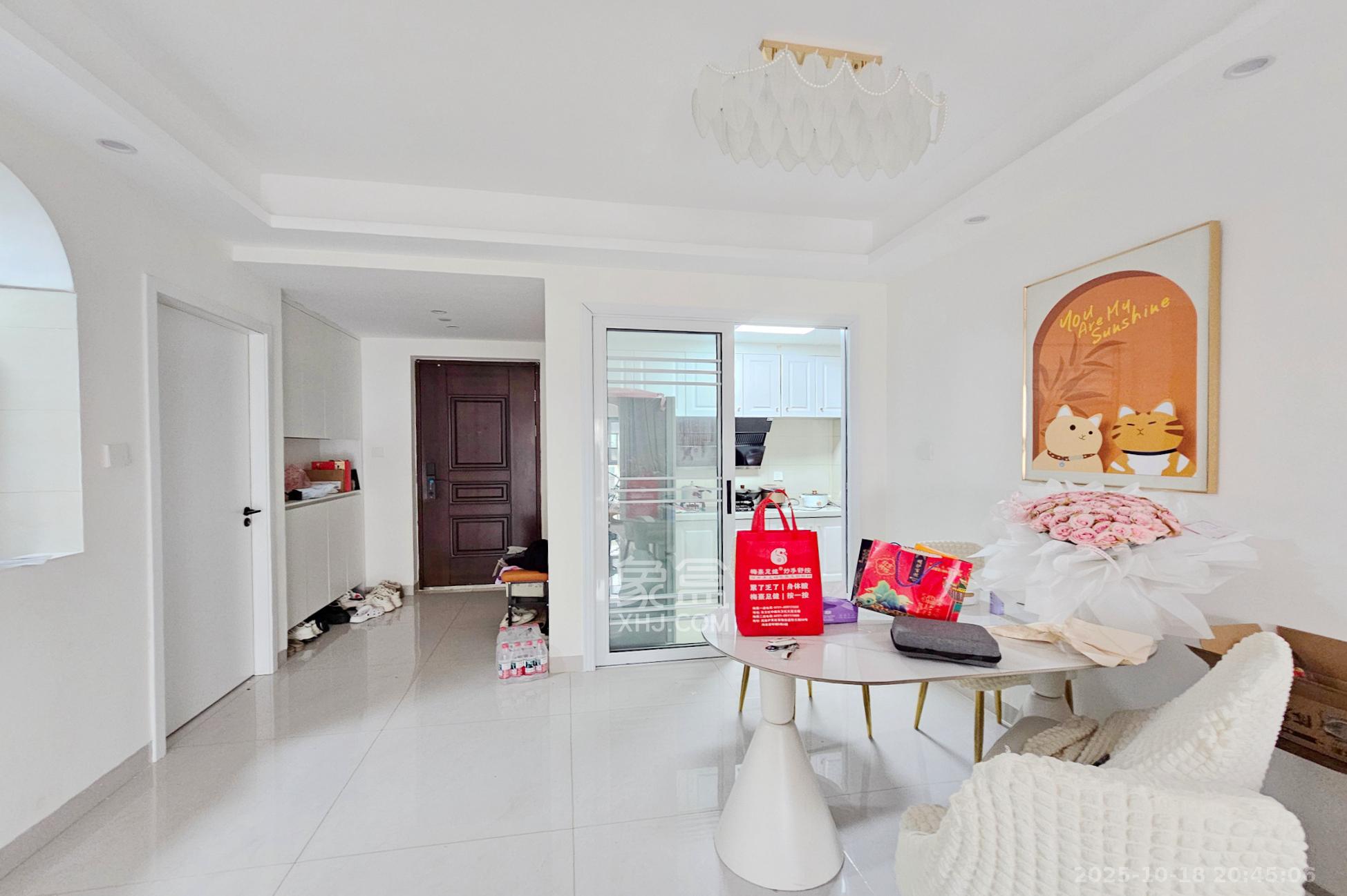 阳光城尚东湾嘉林苑  3室2厅1卫    80.0万客厅