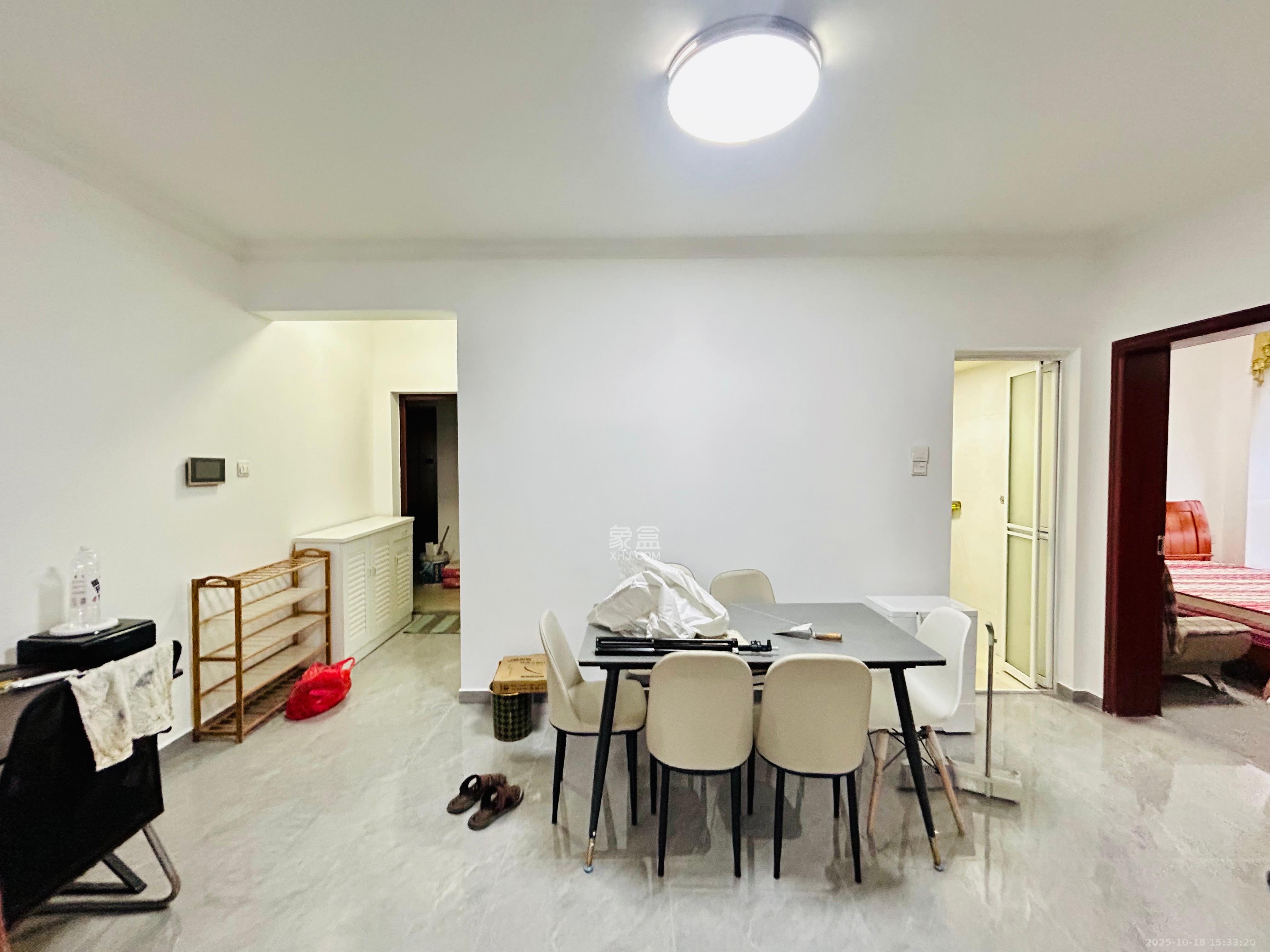 振业城二期 3室2厅2卫 3000.0元/月 振业城二期 3室2厅2卫 3000.0元/月室内图