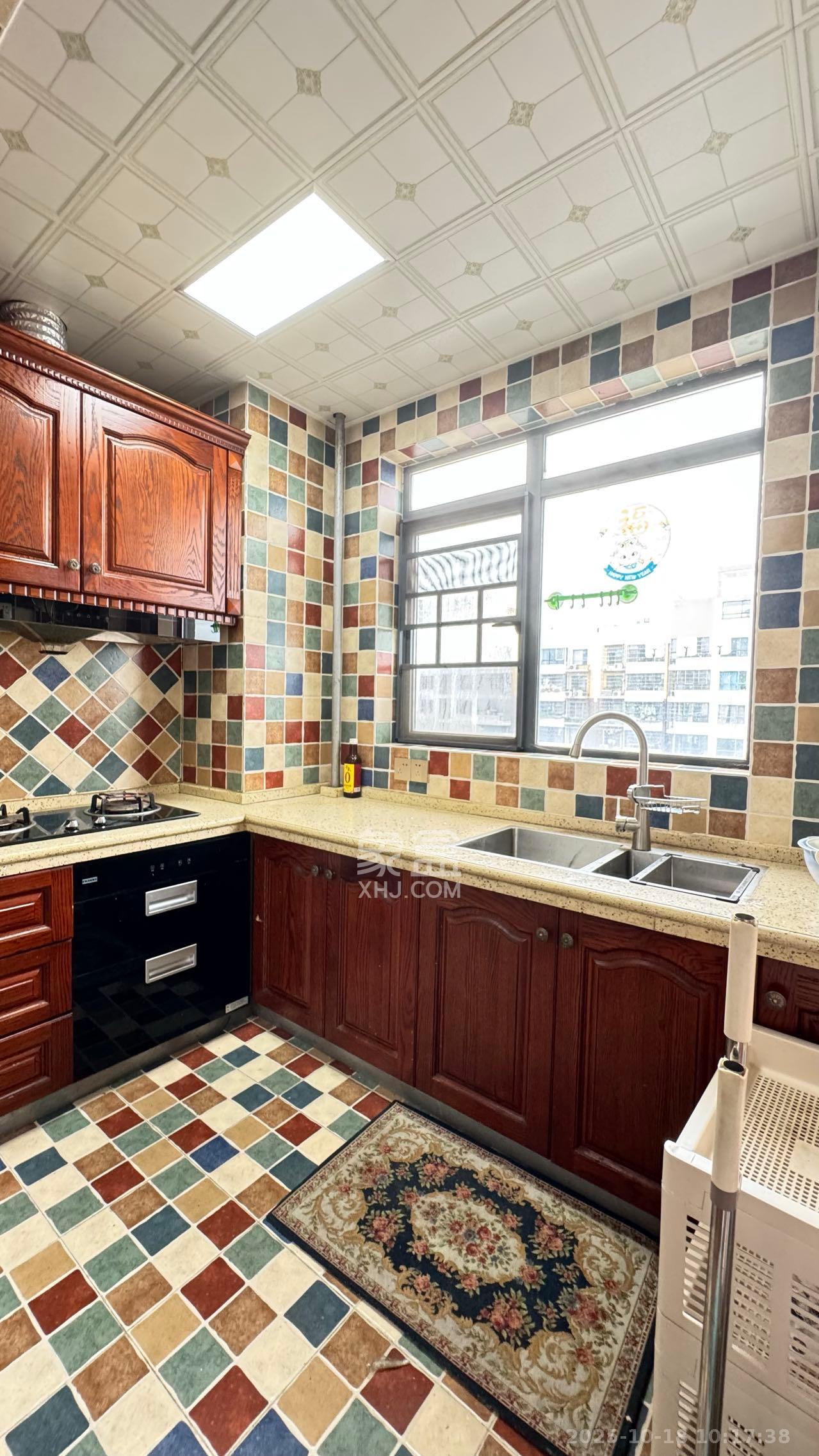 中国铁建国际城二期  4室2厅2卫    2400.0元/月室内图