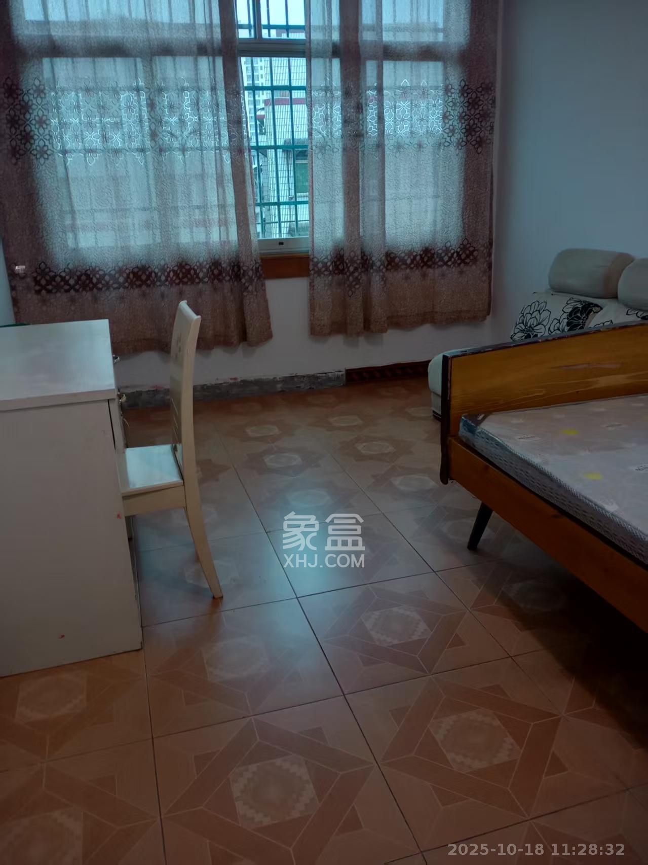 洞井商贸城 2室2厅1卫 1200.0元/月 洞井商贸城 2室2厅1卫 1200.0元/月室内图