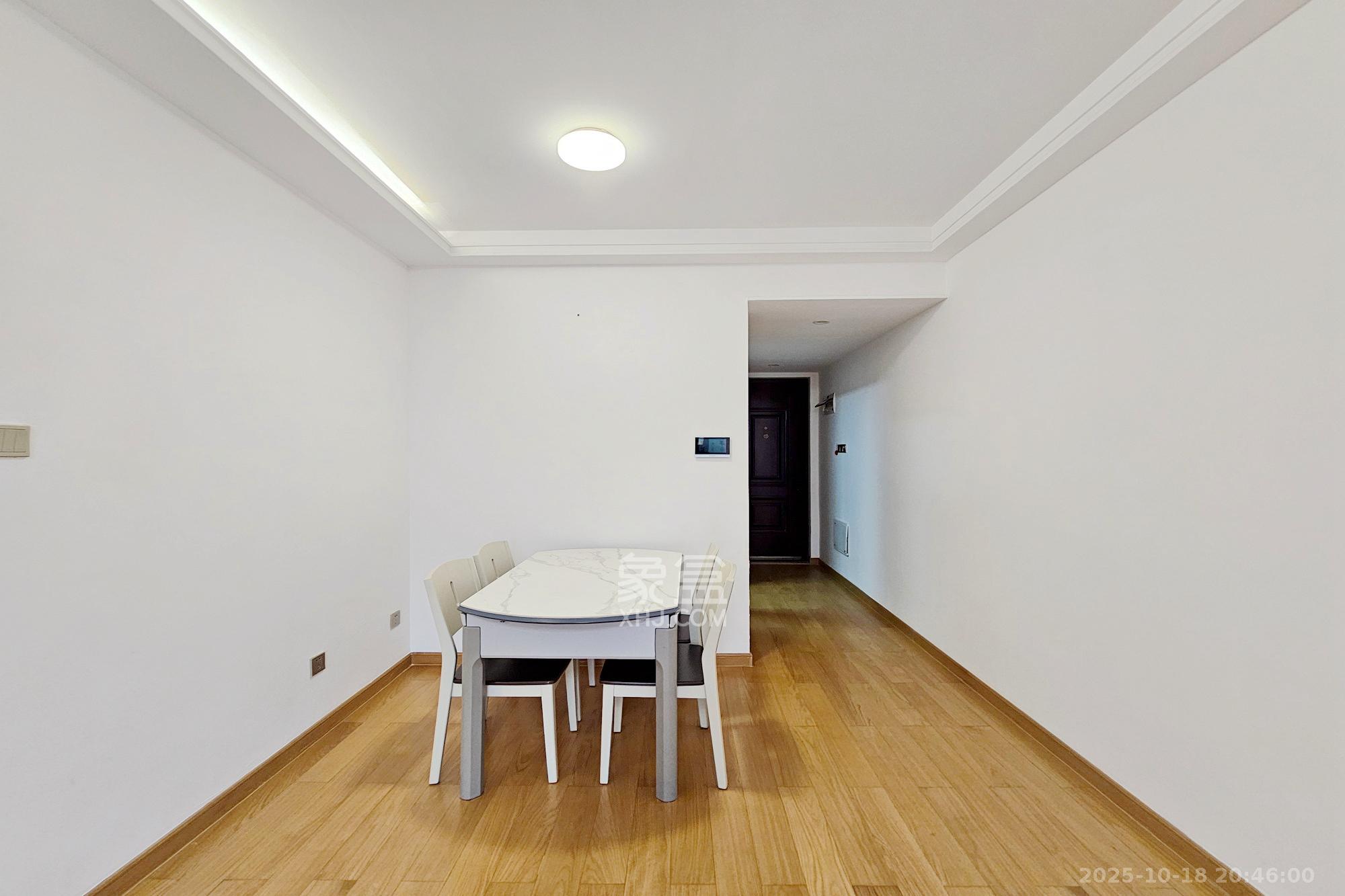 阳光城尚东湾蓝莓苑  2室2厅1卫    59.8万客厅