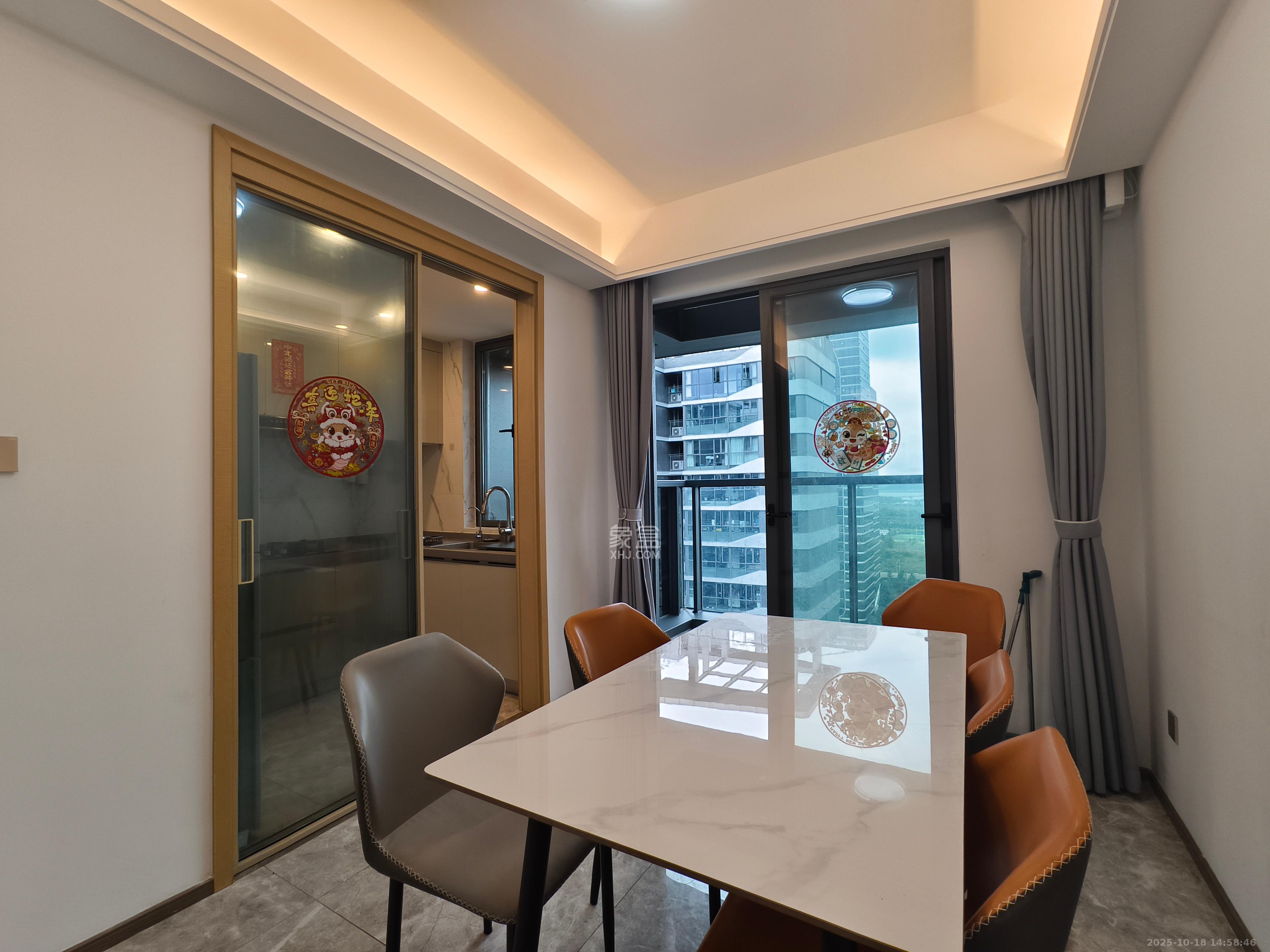 复地滨江金融中心  4室2厅2卫    4200.0元/月室内图