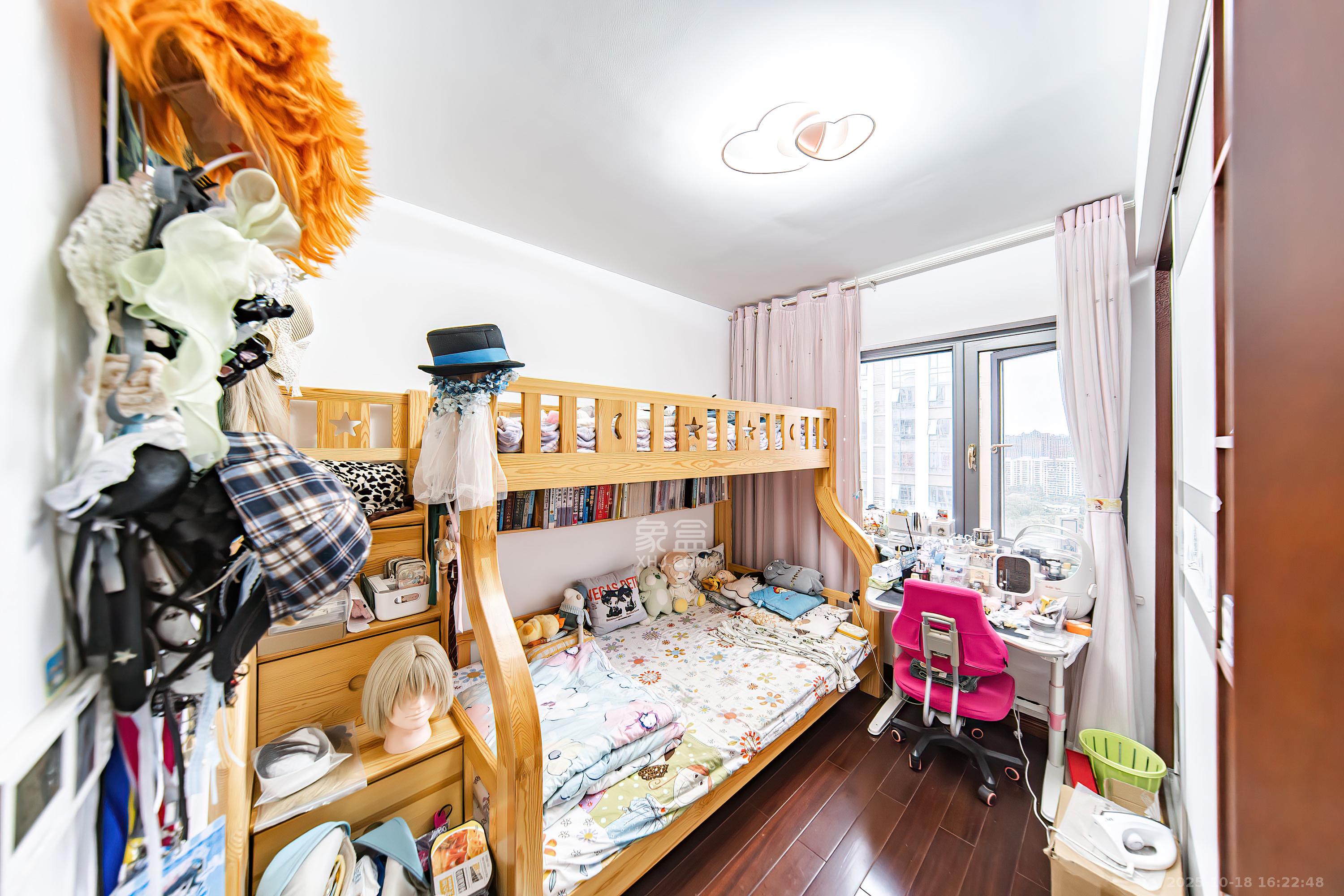 湘熙水郡（观澜海赋家园）  4室2厅2卫    180.0万卧室