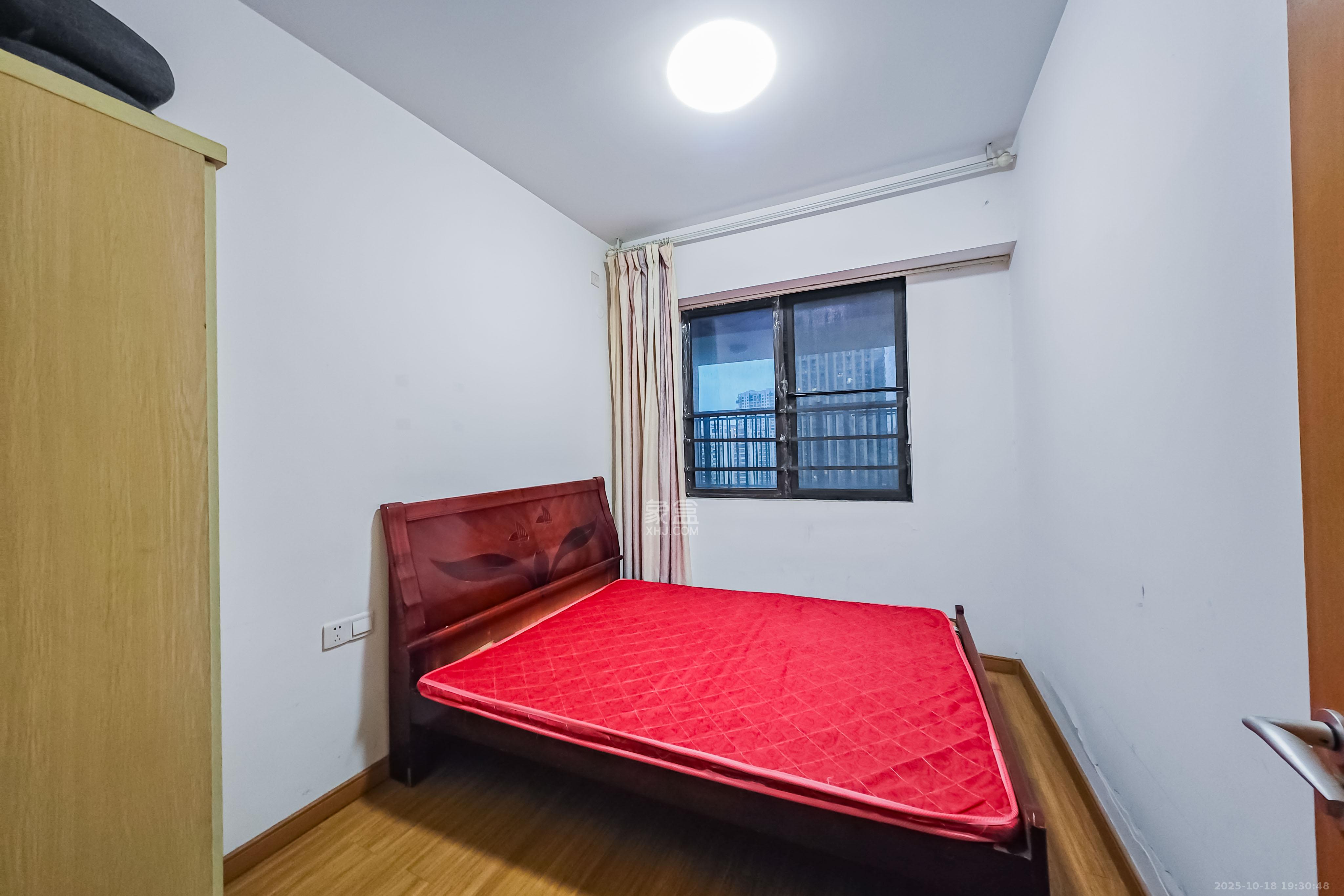 旭辉国际广场(永升商业广场) 3室2厅2卫 108.0万 旭辉国际广场(永升商业广场) 3室2厅2卫 108.0万卧室