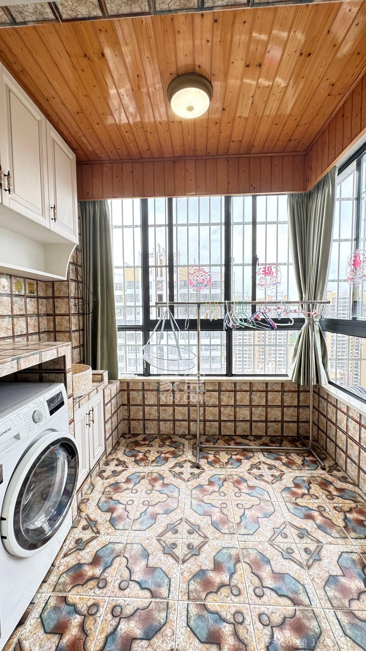 中国铁建国际城二期 4室2厅2卫 2400.0元/月 中国铁建国际城二期 4室2厅2卫 2400.0元/月室内图