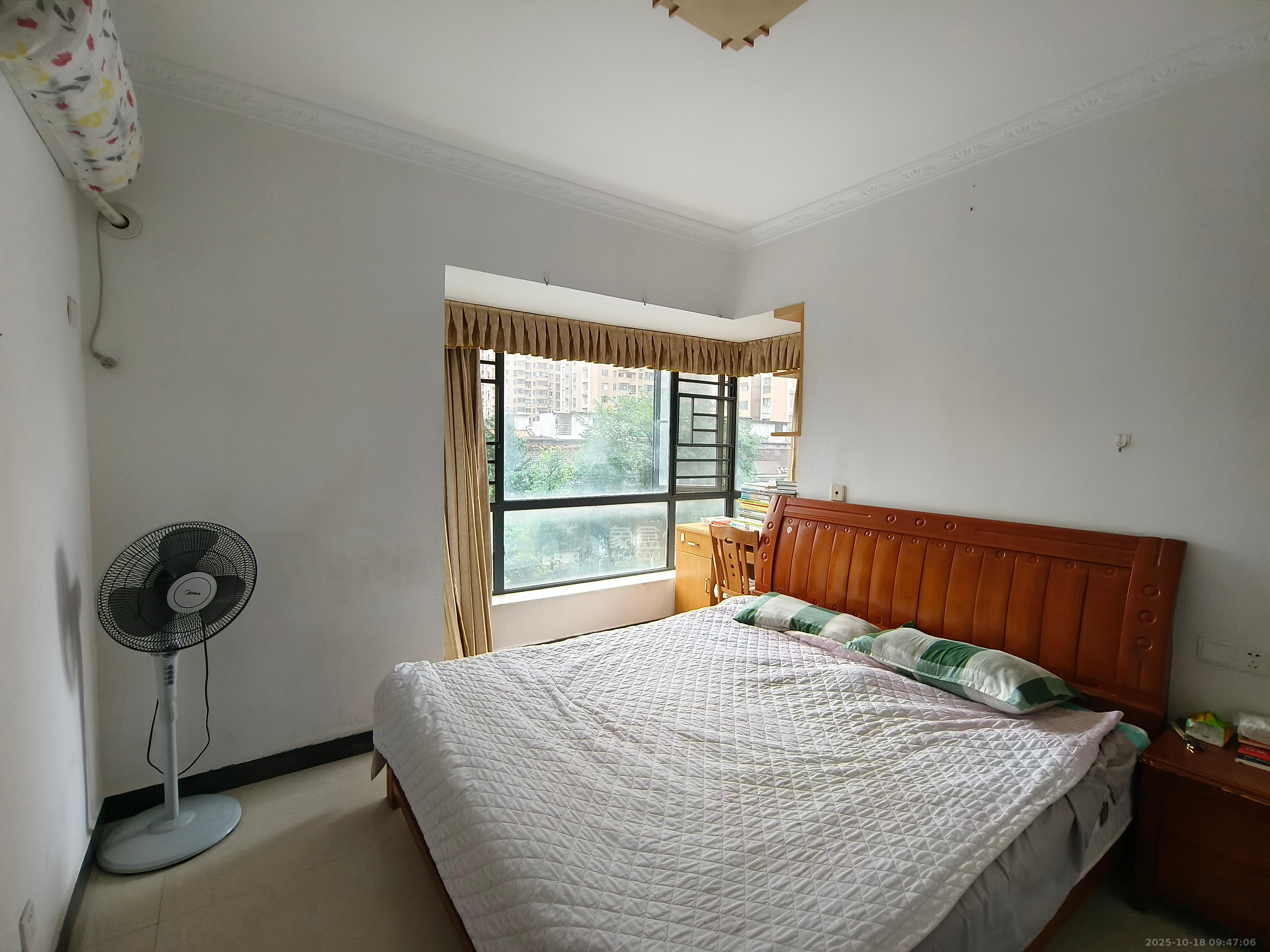 勤诚达新界  2室2厅2卫    1600.0元/月室内图