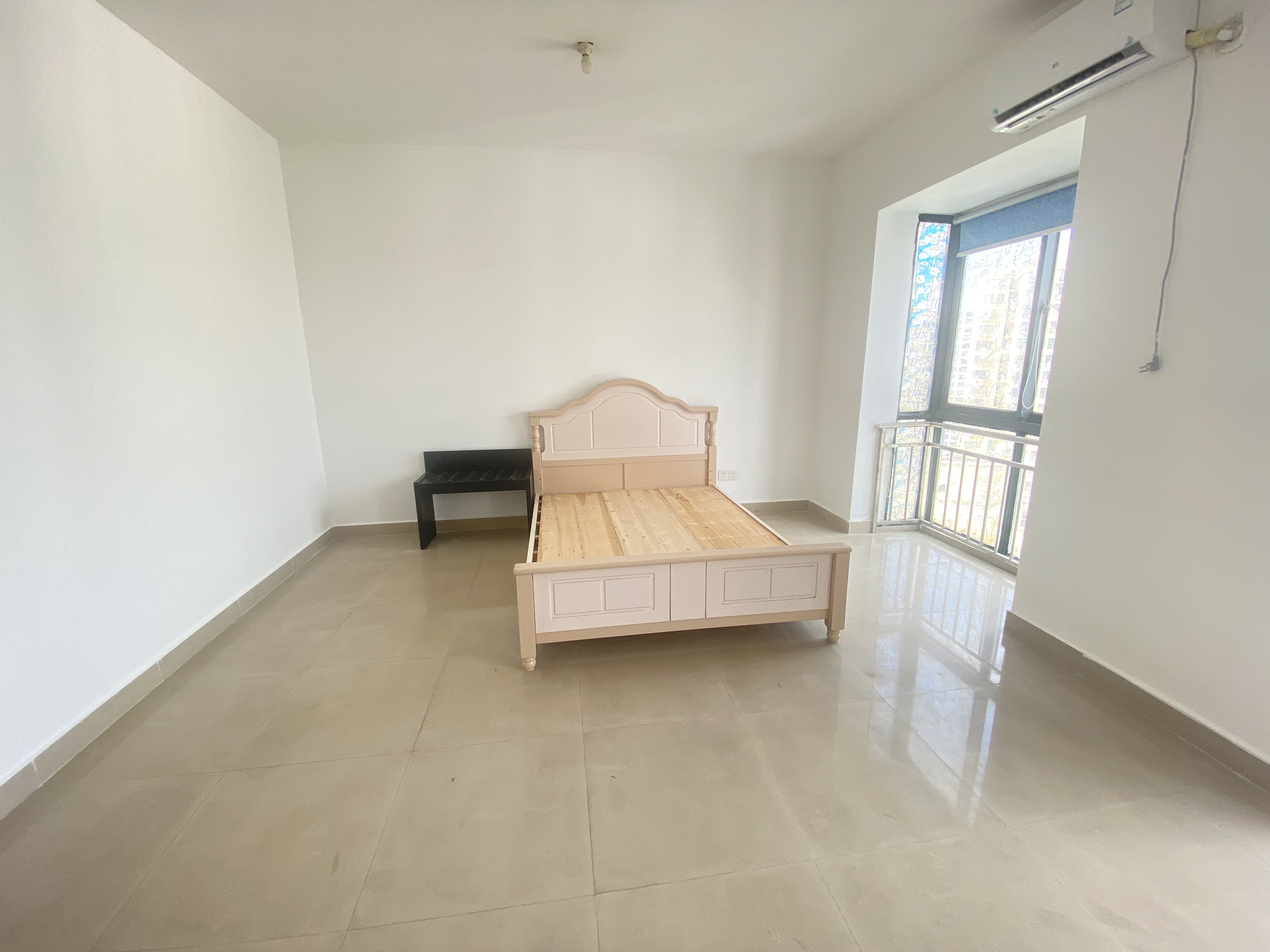 康馨花园 3室1厅1卫 2500.0元/月 康馨花园 3室1厅1卫 2500.0元/月室内图