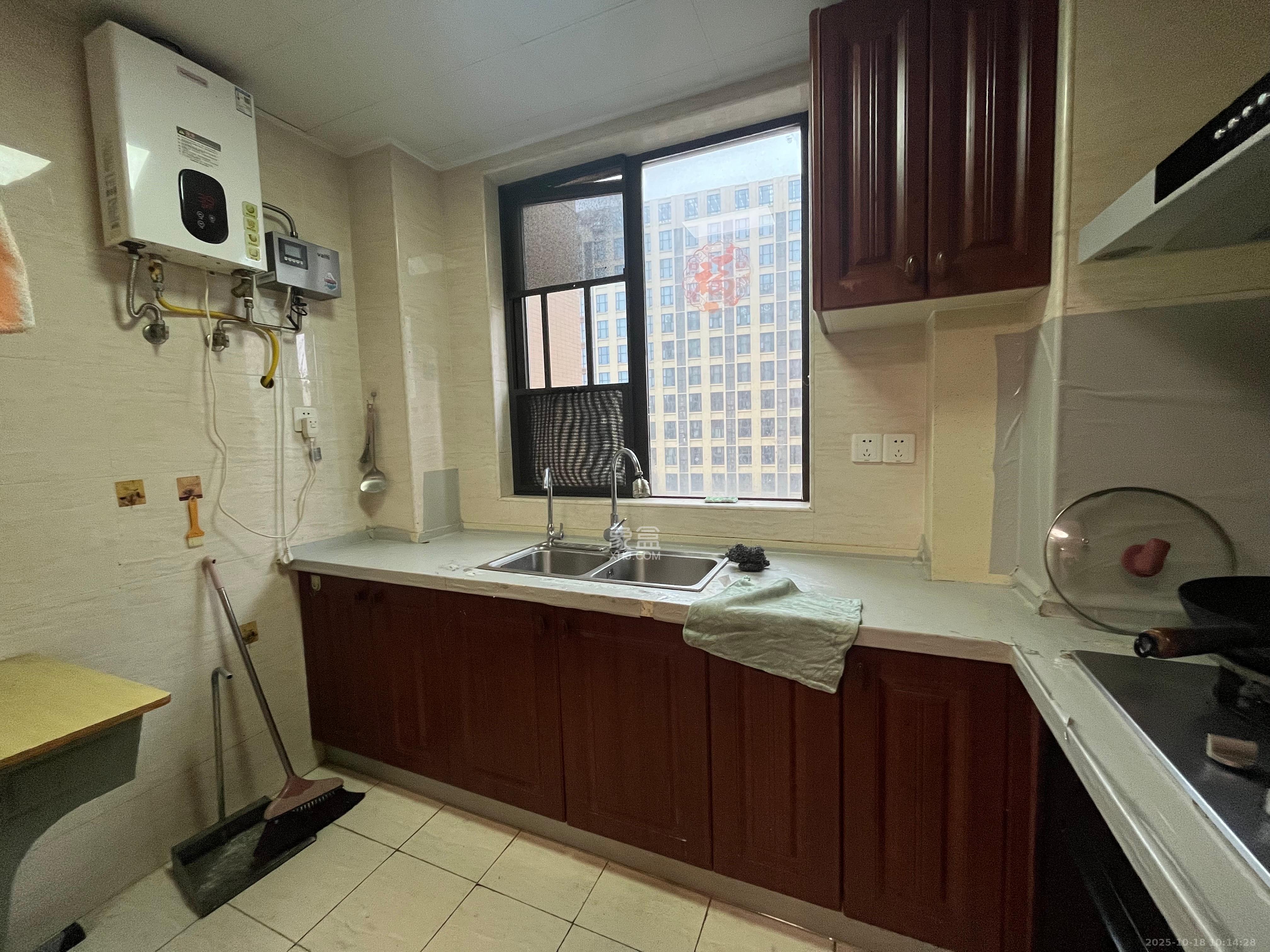 五江天街北区 3室2厅2卫 2500.0元/月 五江天街北区 3室2厅2卫 2500.0元/月室内图