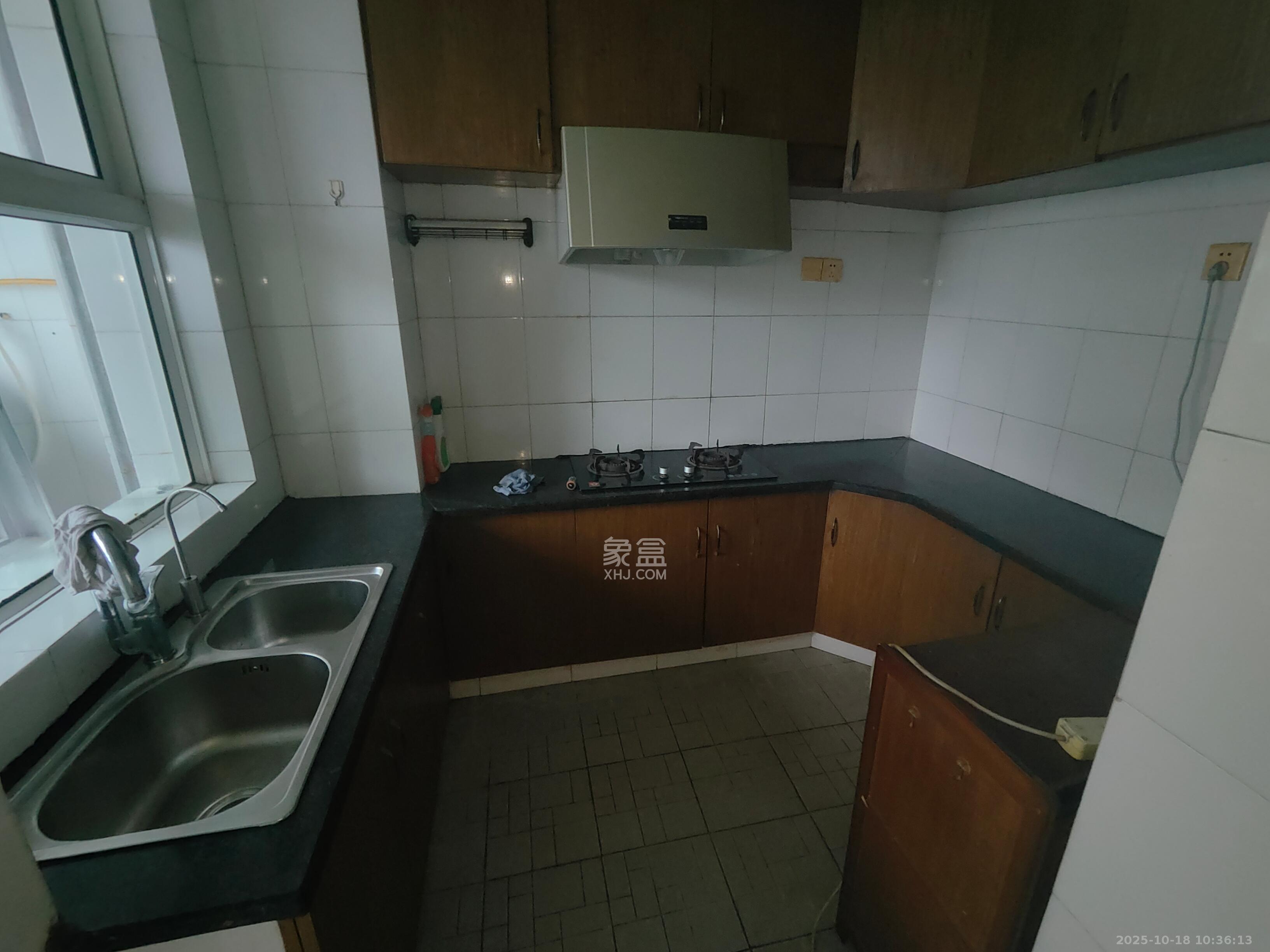 四季美景三期(四季美景水木轩)  2室2厅1卫    2300.0元/月 四季美景三期(四季美景水木轩)  2室2厅1卫    2300.0元/月室内图