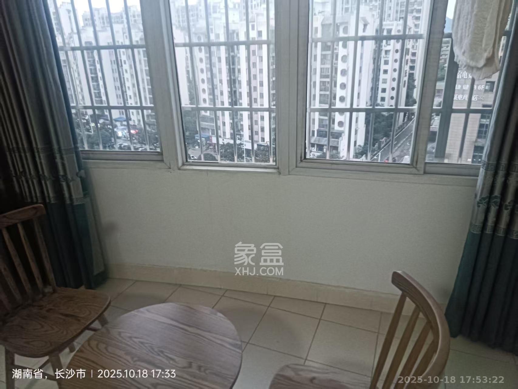 玛依拉山庄  1室1厅1卫    2000.0元/月室内图