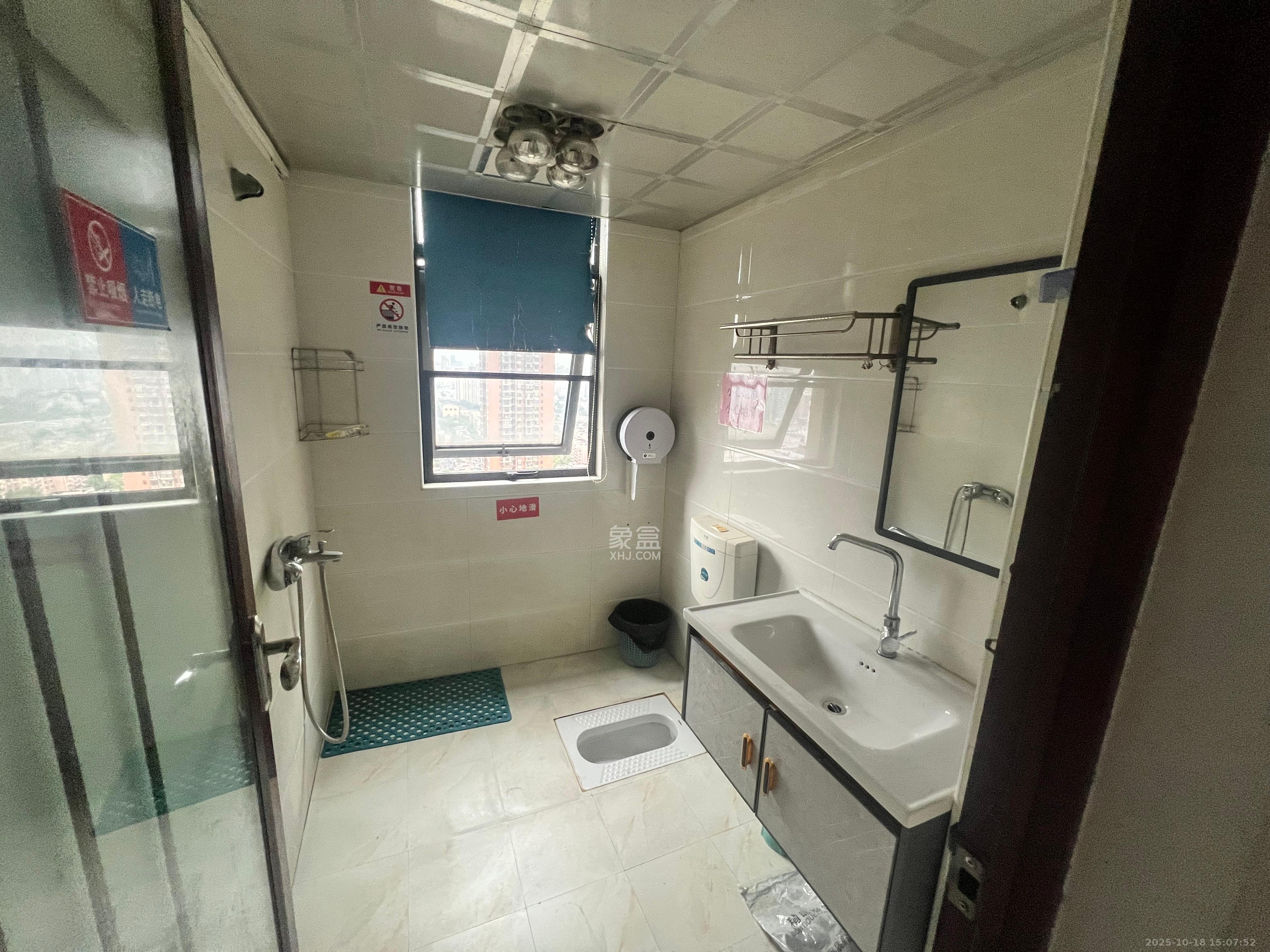 阳光锦城 3室2厅1卫 2800.0元/月 阳光锦城 3室2厅1卫 2800.0元/月室内图