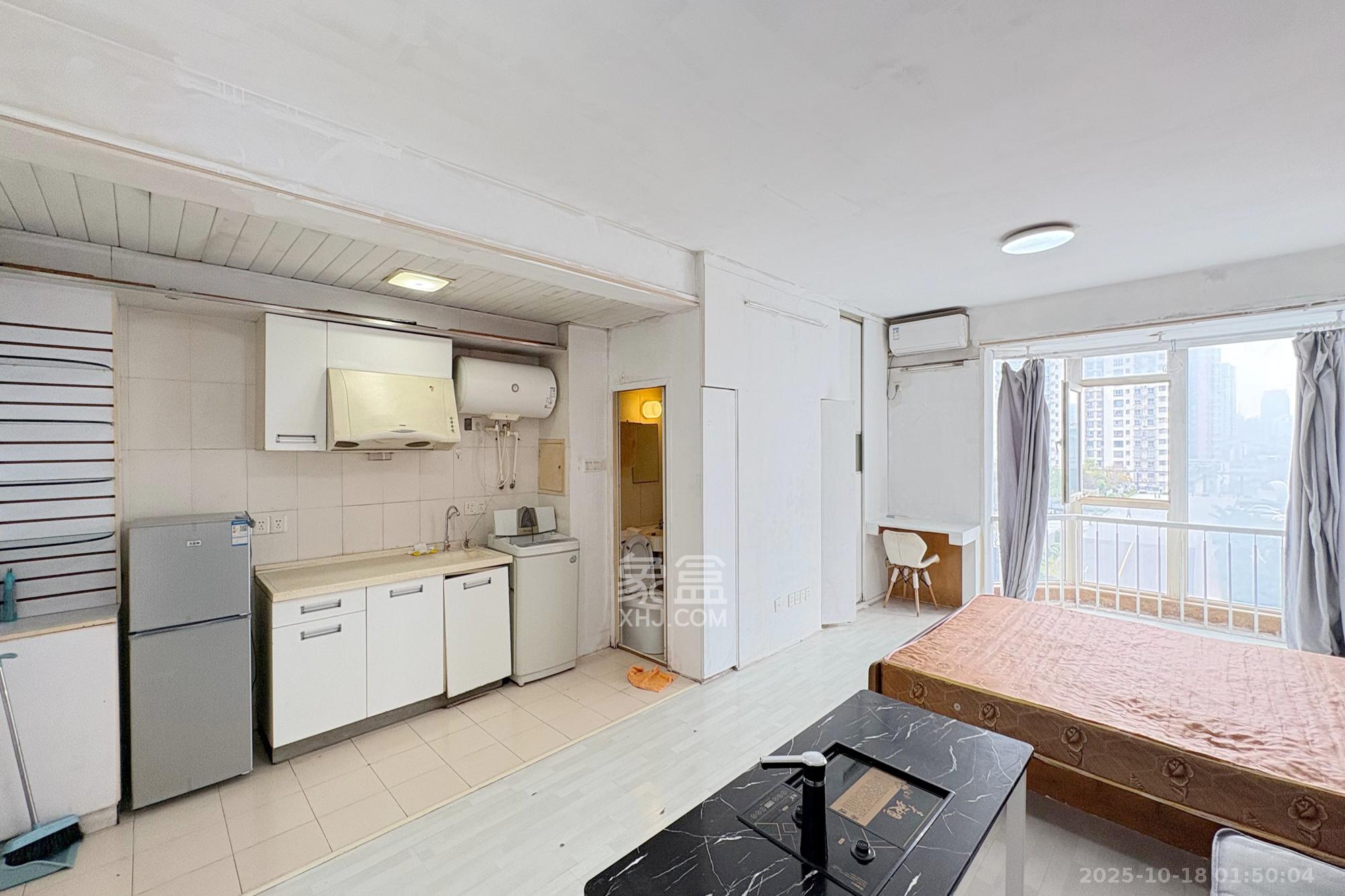 青年公寓 1室1厅1卫 44.0万 青年公寓 1室1厅1卫 44.0万客厅