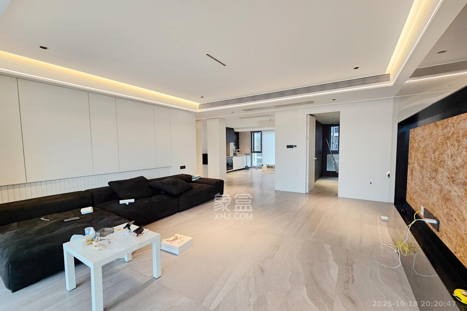 明昇壹城(明昇时代广场)二期  4室2厅2卫    258.0万 明昇壹城(明昇时代广场)二期  4室2厅2卫    258.0万客厅