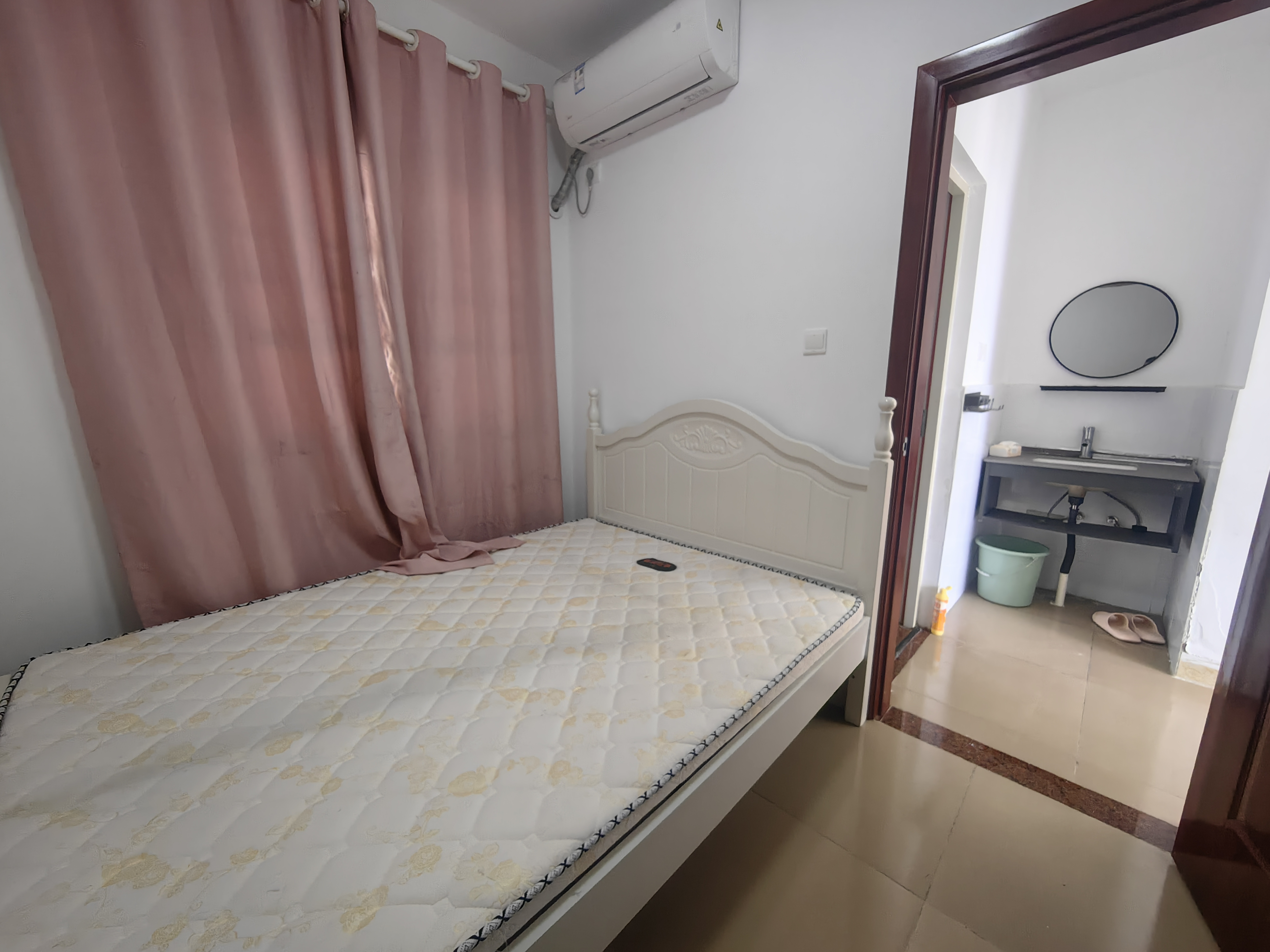 冠盛天泽园 2室2厅1卫 2300.0元/月 冠盛天泽园 2室2厅1卫 2300.0元/月室内图