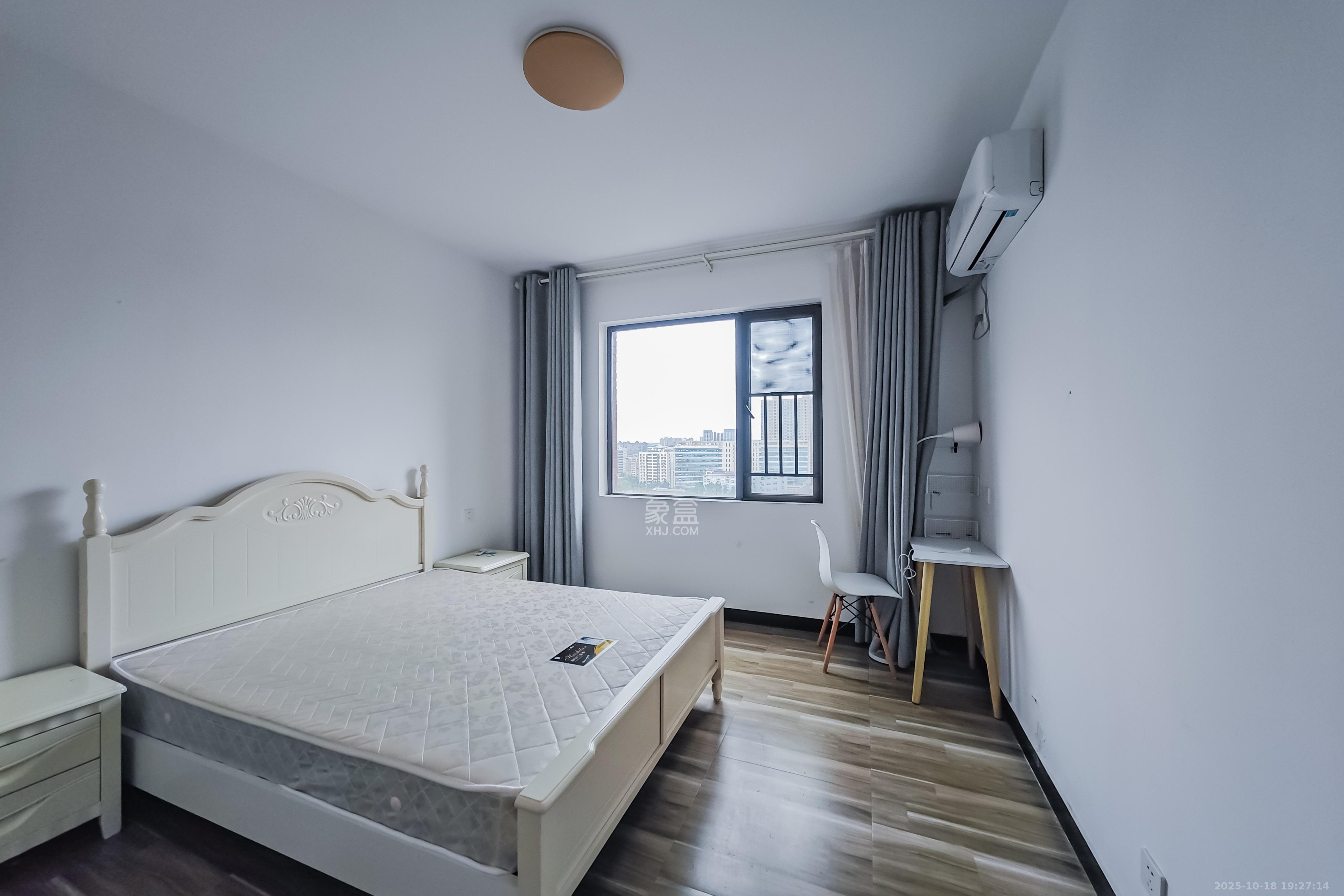 半山壹号  2室2厅2卫    90.0万卧室