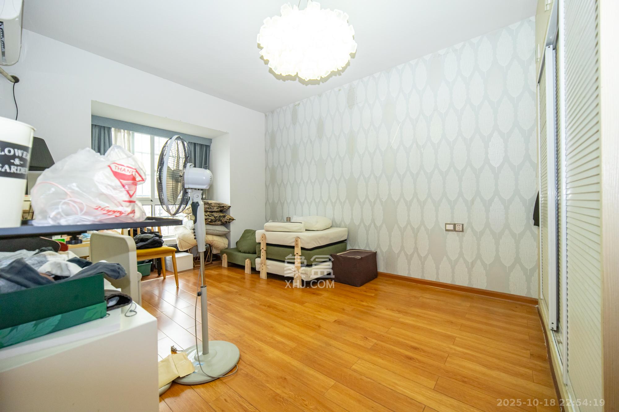 蝴蝶谷  3室2厅1卫    48.8万卧室