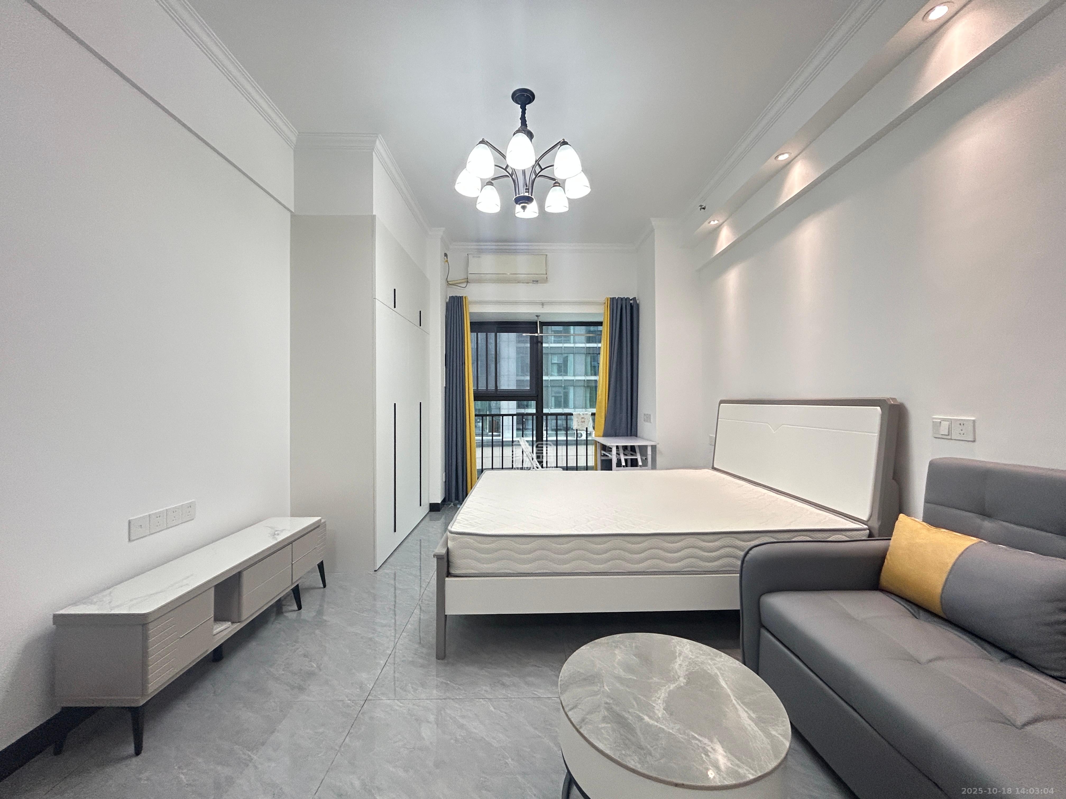 华润置地中心  1室1厅1卫    2600.0元/月 华润置地中心  1室1厅1卫    2600.0元/月室内图