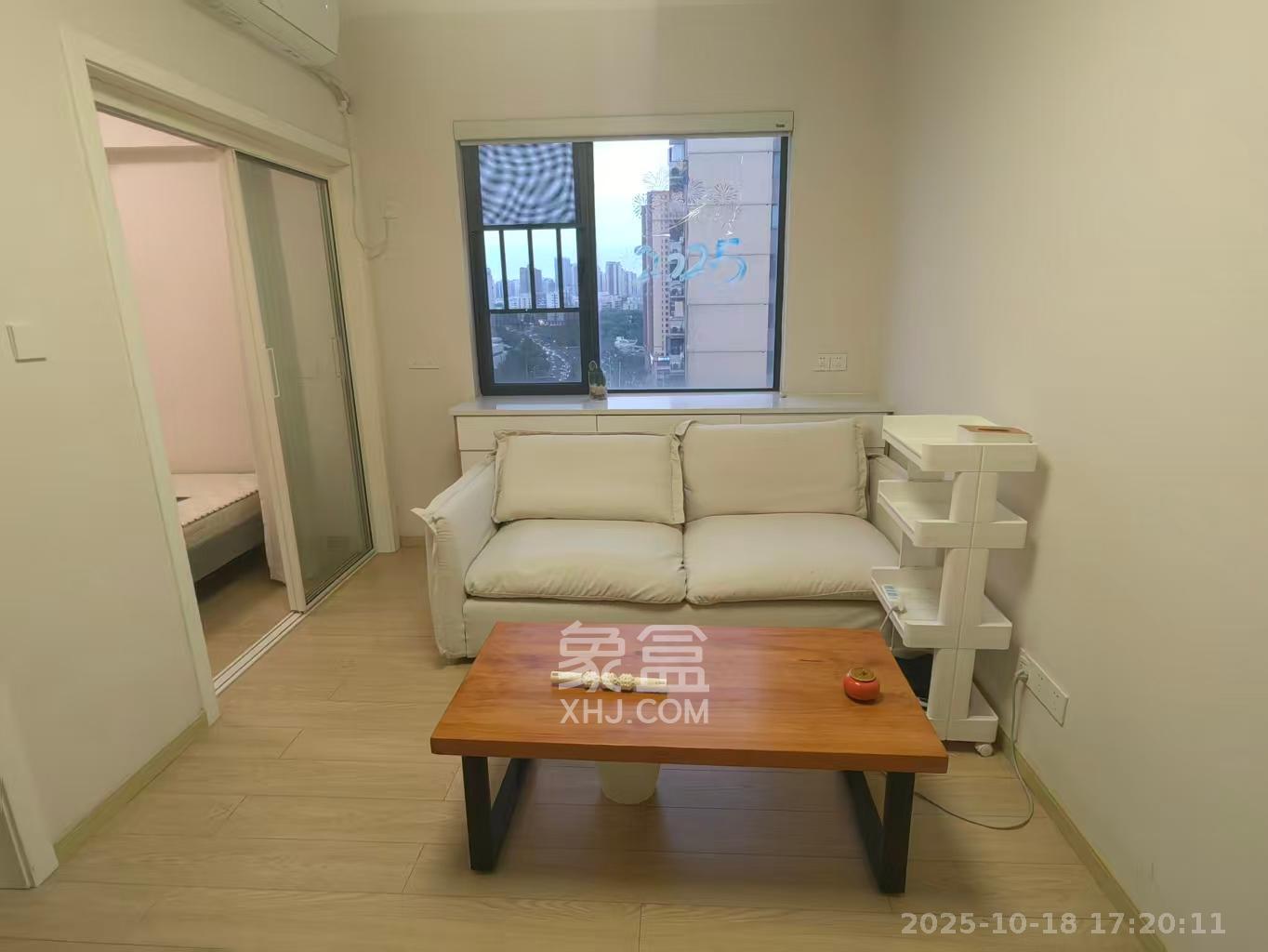 金轮星光名座  3室2厅1卫    2100.0元/月 金轮星光名座  3室2厅1卫    2100.0元/月