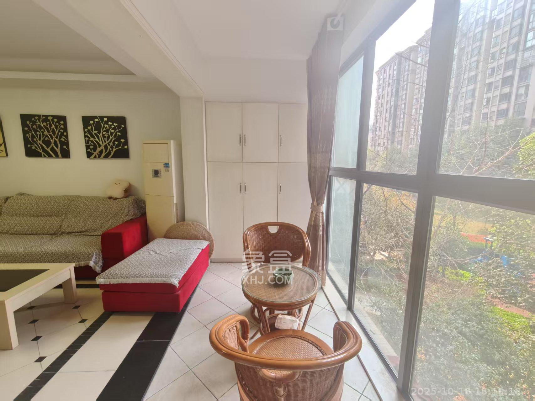 保利花园  3室2厅2卫    2500.0元/月 保利花园  3室2厅2卫    2500.0元/月室内图