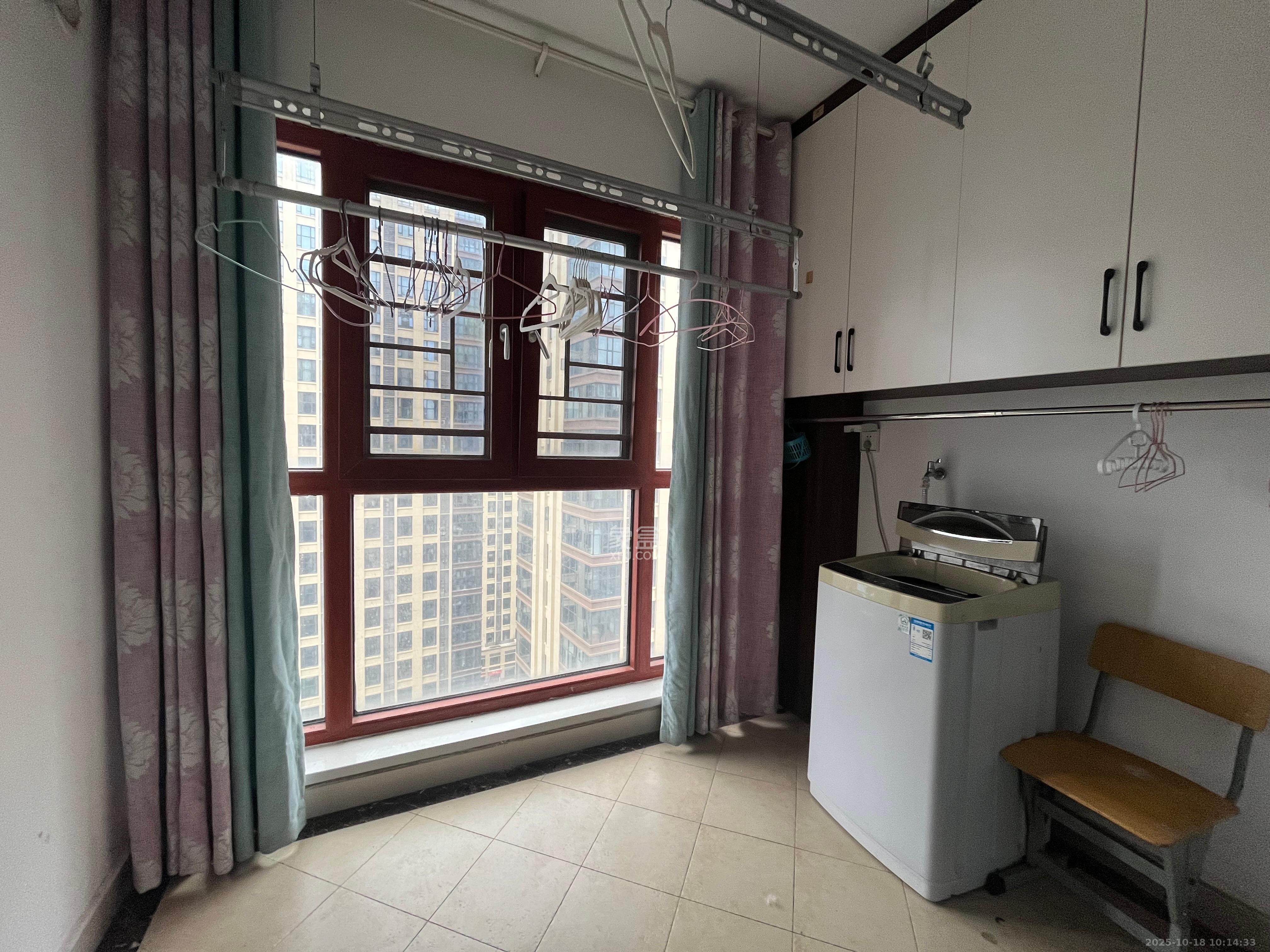 五江天街北区 3室2厅2卫 2500.0元/月 五江天街北区 3室2厅2卫 2500.0元/月室内图