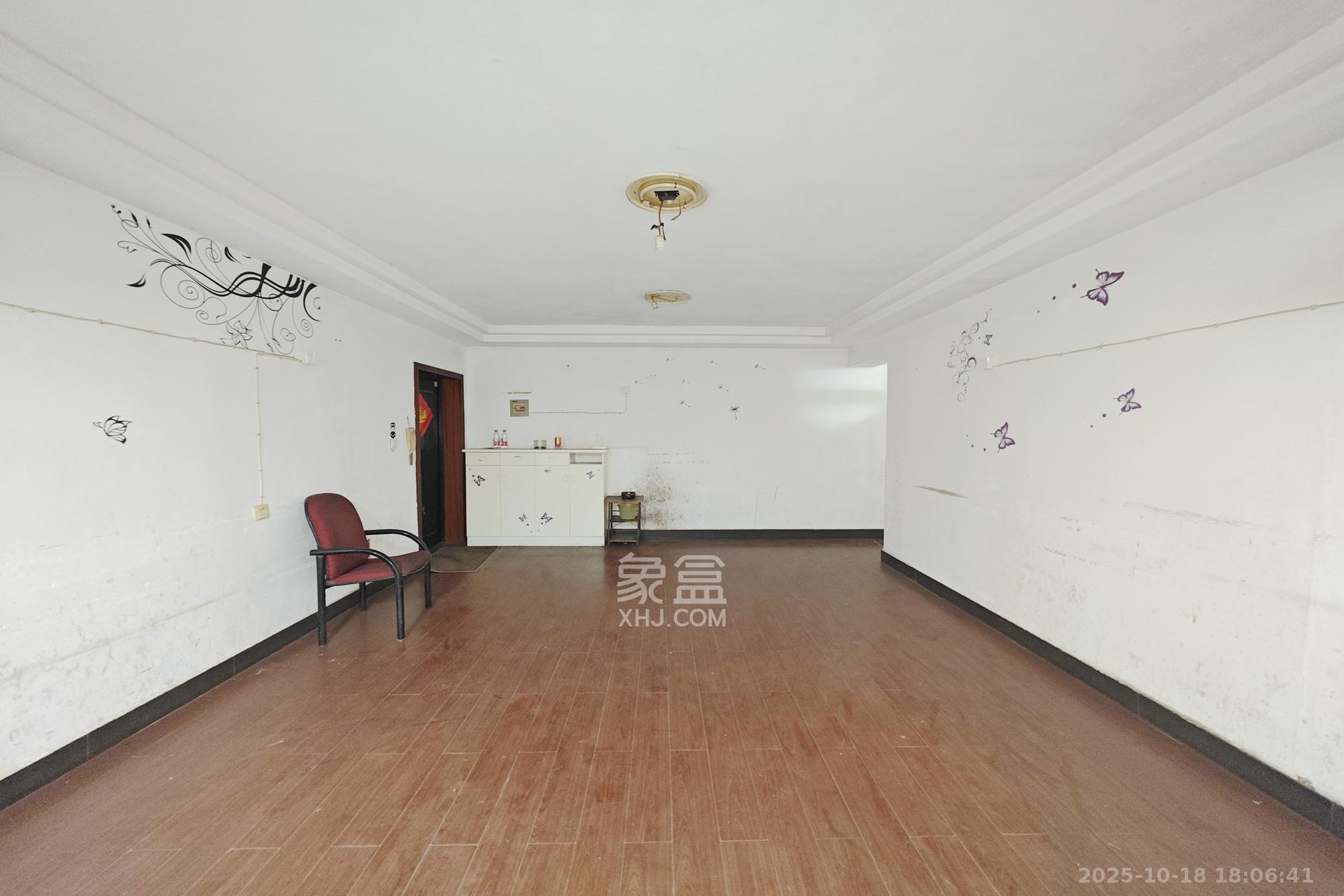 馨安苑  4室2厅2卫    66.8万 馨安苑  4室2厅2卫    66.8万