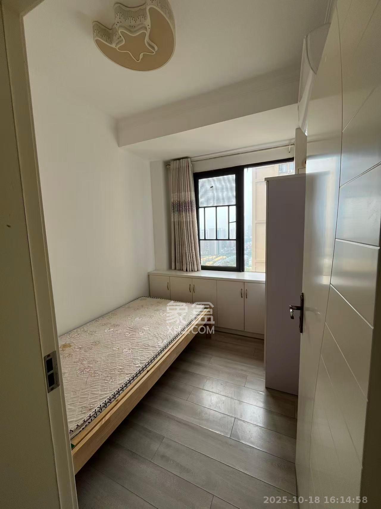 南城印象  3室2厅1卫    2100.0元/月 南城印象  3室2厅1卫    2100.0元/月室内图